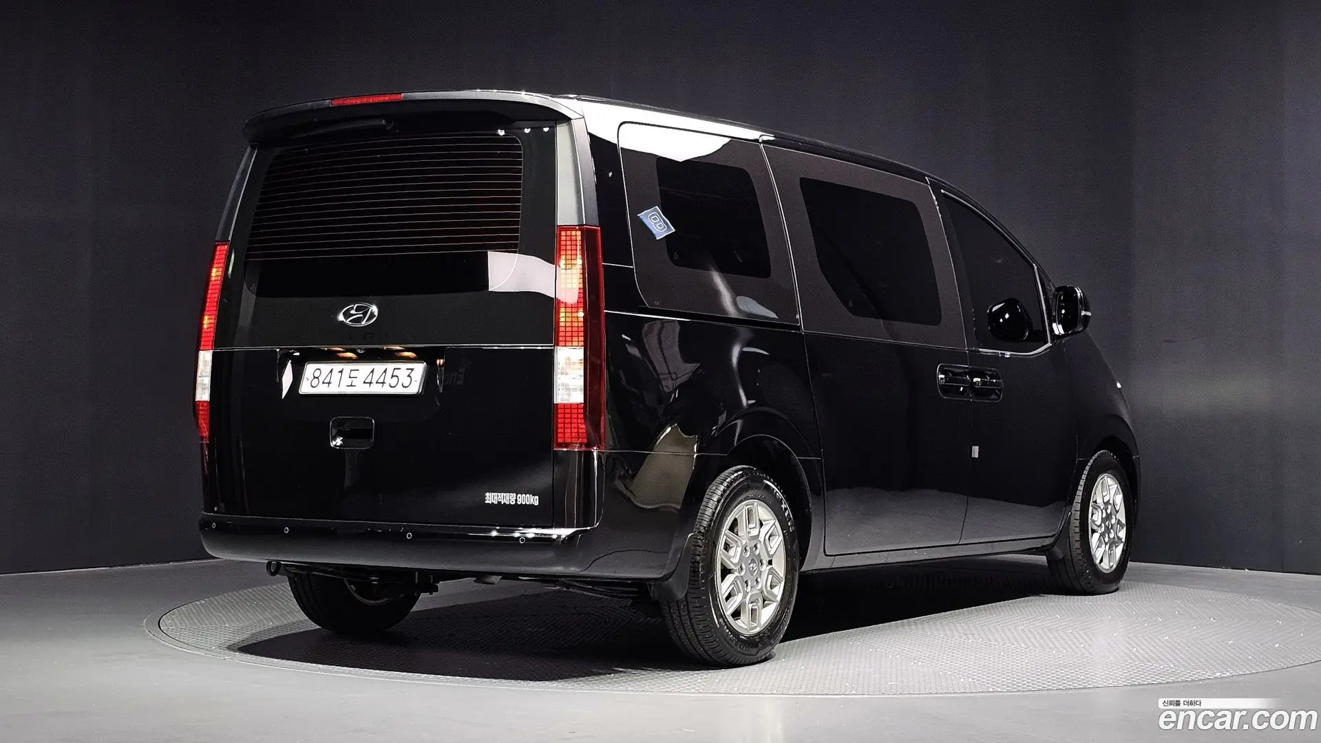 Main__Slider__Photo:Staria Hyundai 2022.7-1