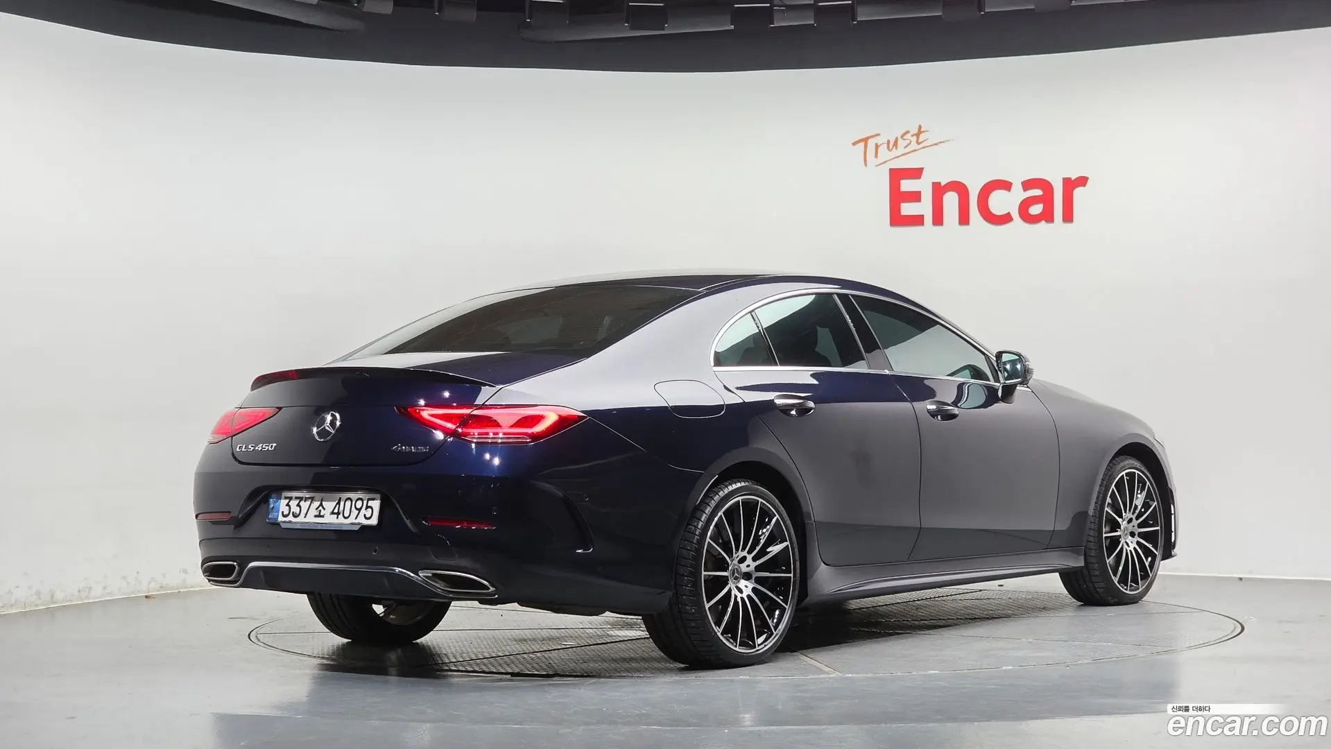 Main__Slider__Photo:CLS-Class Mercedes-Benz 2021.2-1