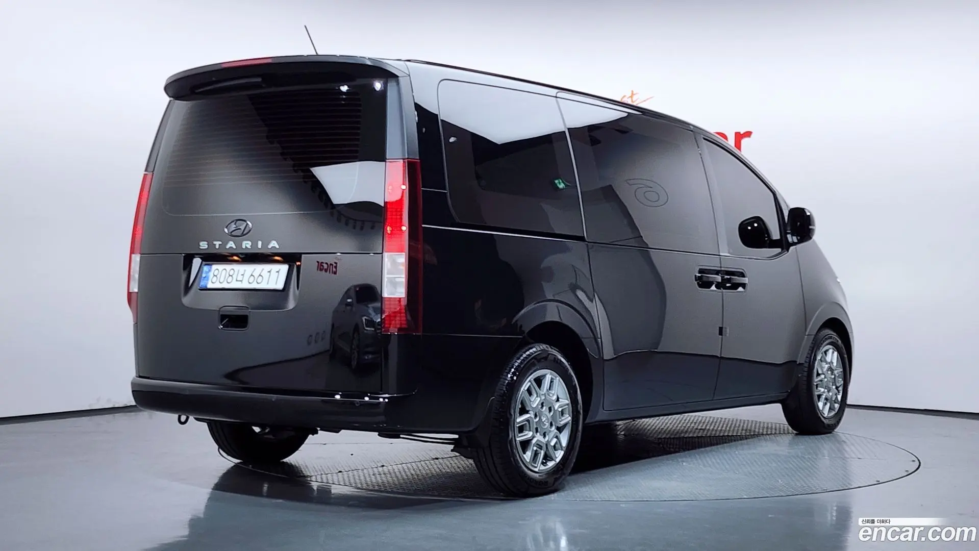 Main__Slider__Photo:Staria Hyundai 2023.7-1