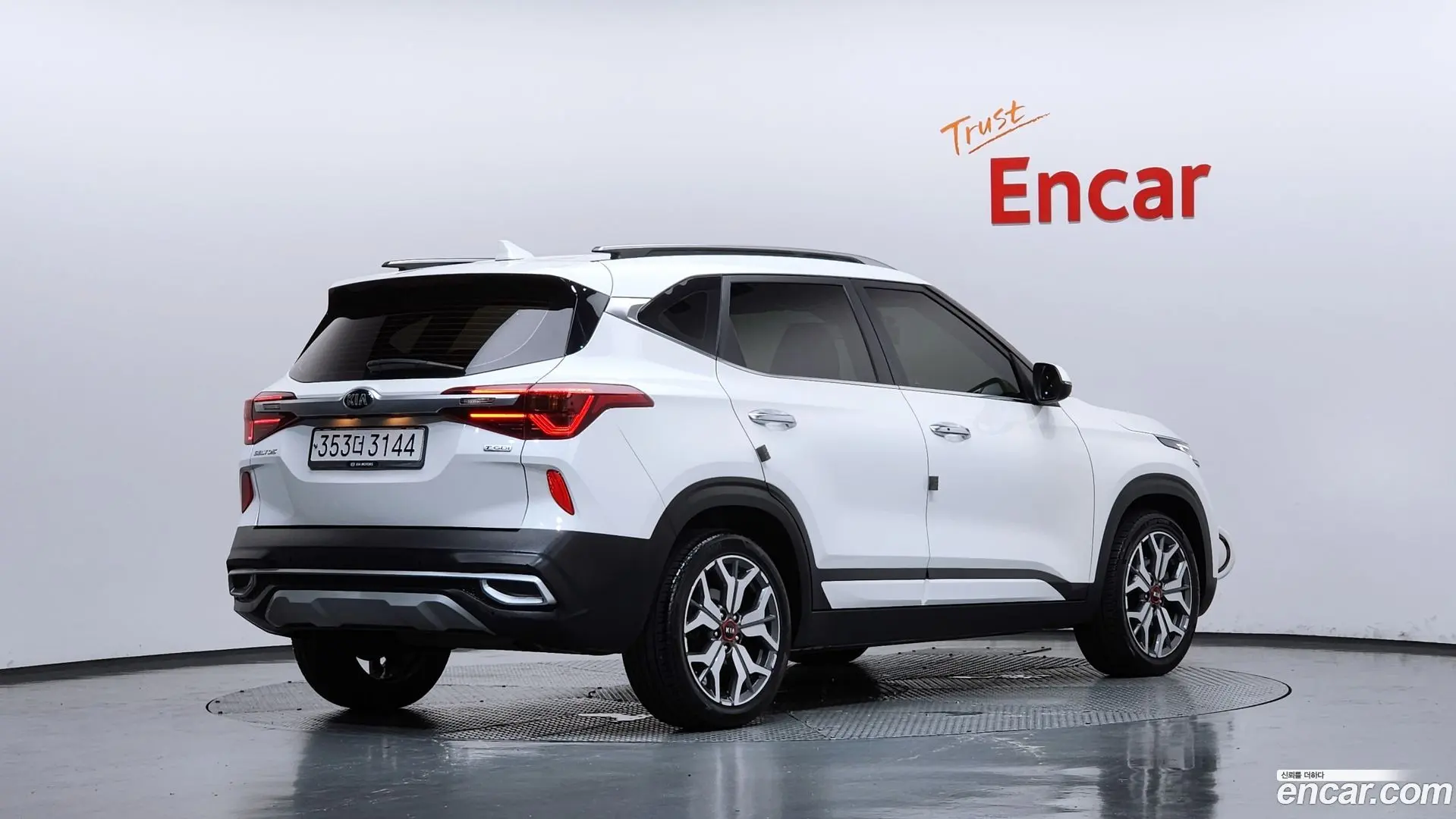 Main__Slider__Photo:Seltos Kia 2019.9-1