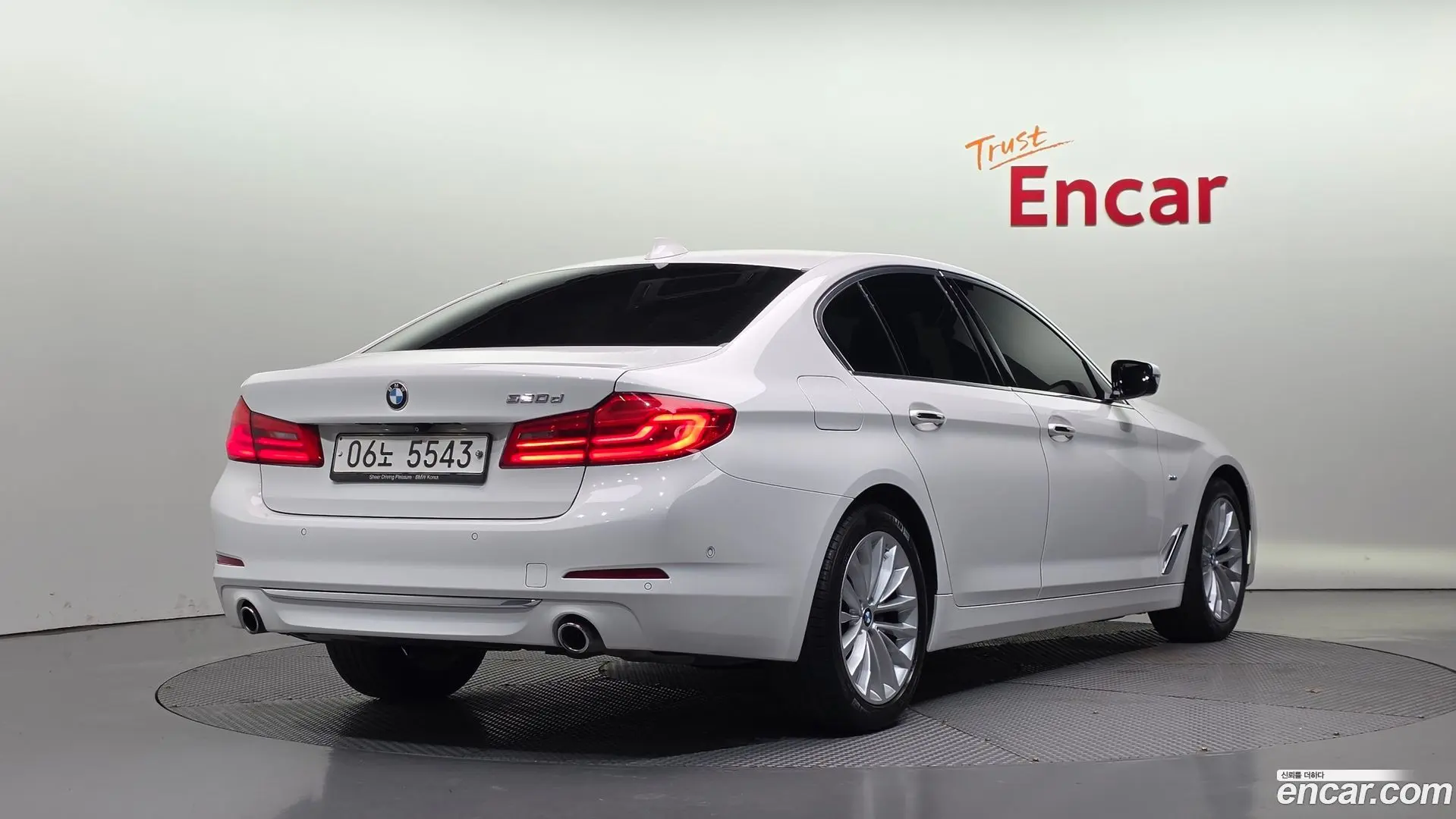 Main__Slider__Photo:5-Series BMW 2018.2-1