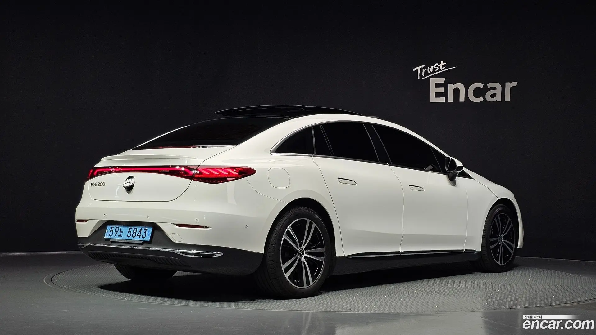 Main__Slider__Photo:EQE Mercedes-Benz 2023.5-1