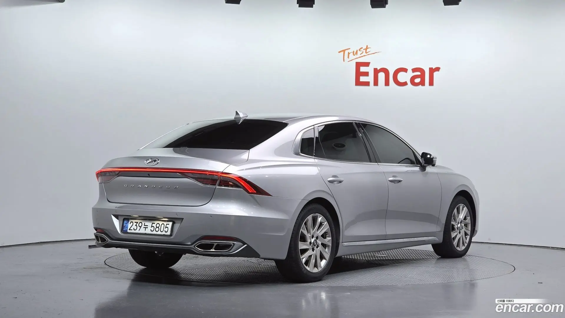 Main__Slider__Photo:Grandeur Hyundai 2021.2-1