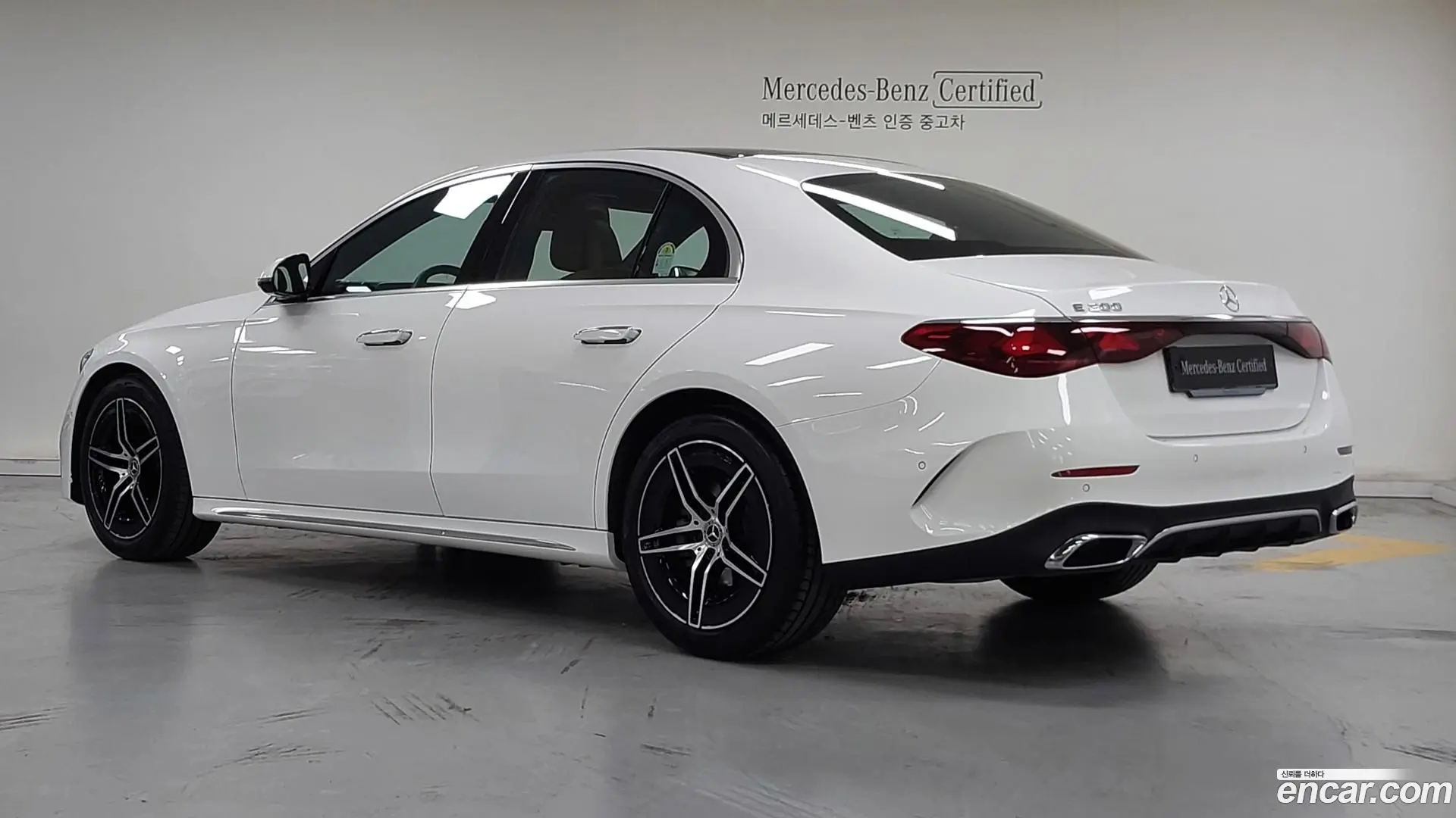 Main__Slider__Photo:E-Class Mercedes-Benz 2026.3-1