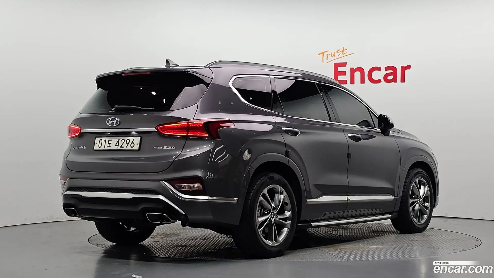 Main__Slider__Photo:Santafe Hyundai 2018.9-1