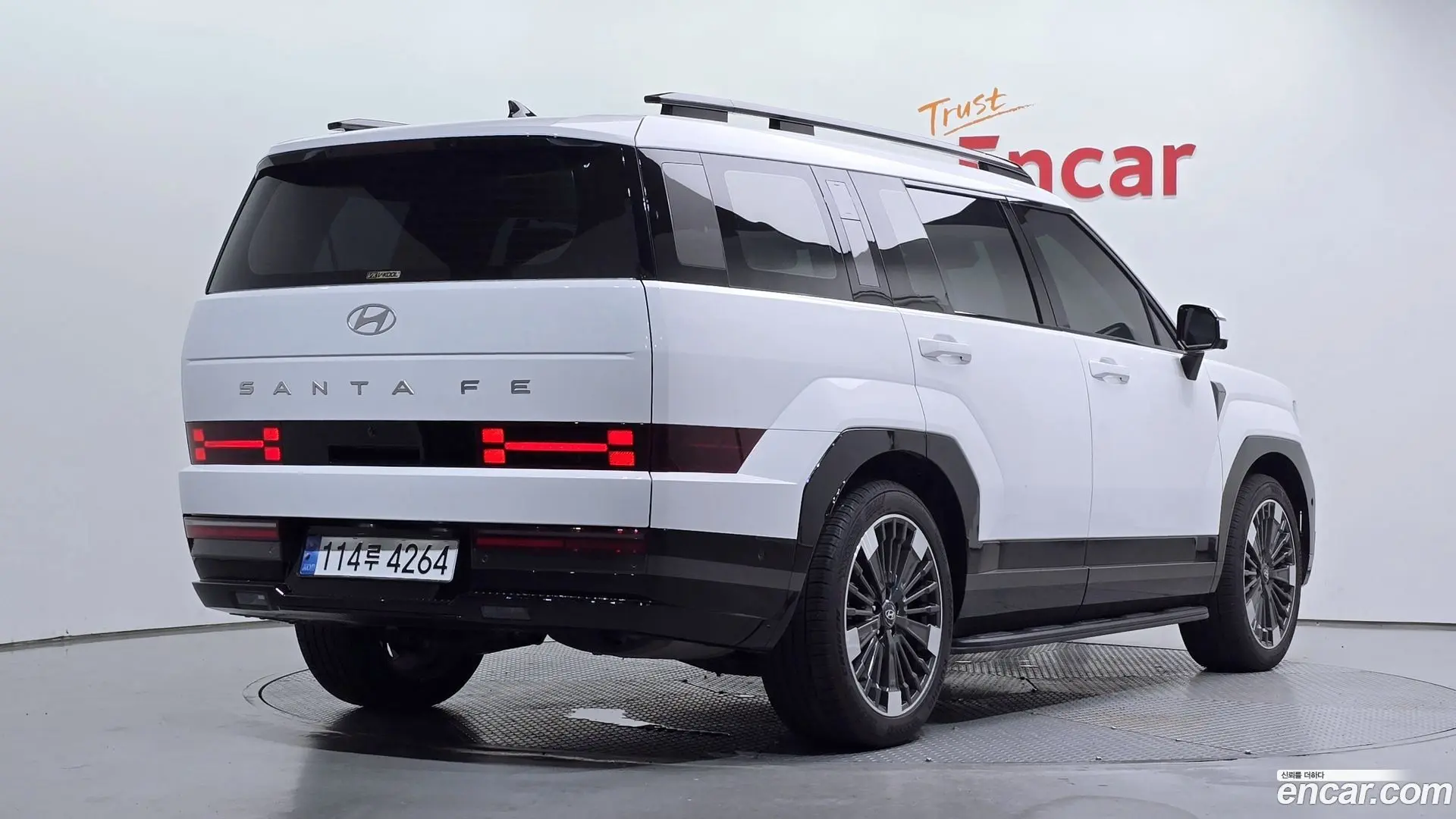 Main__Slider__Photo:Santafe Hyundai 2024.8-1