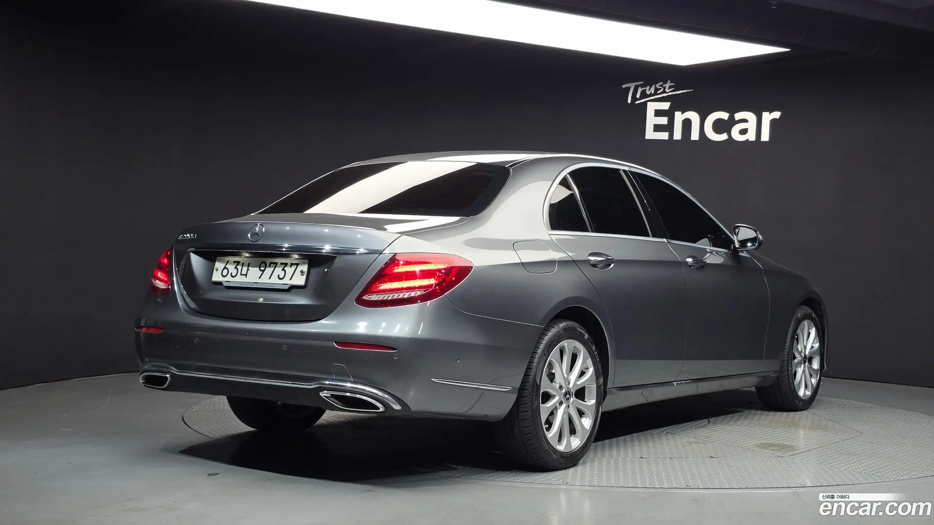 Main__Slider__Photo:E-Class Mercedes-Benz 2018.4-1