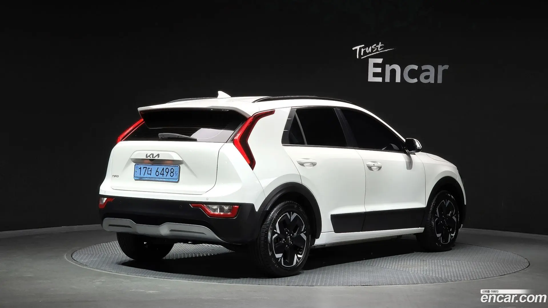 Main__Slider__Photo:Niro Kia 2022.10-1