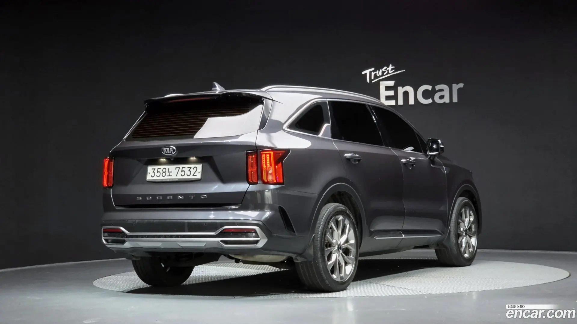 Main__Slider__Photo:Sorento Kia 2020.3-1