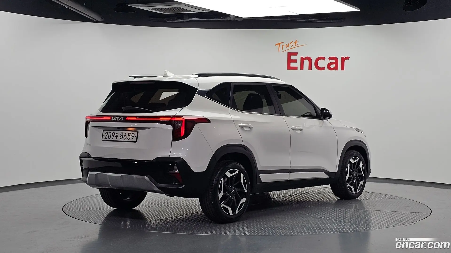Main__Slider__Photo:Seltos Kia 2023.6-1
