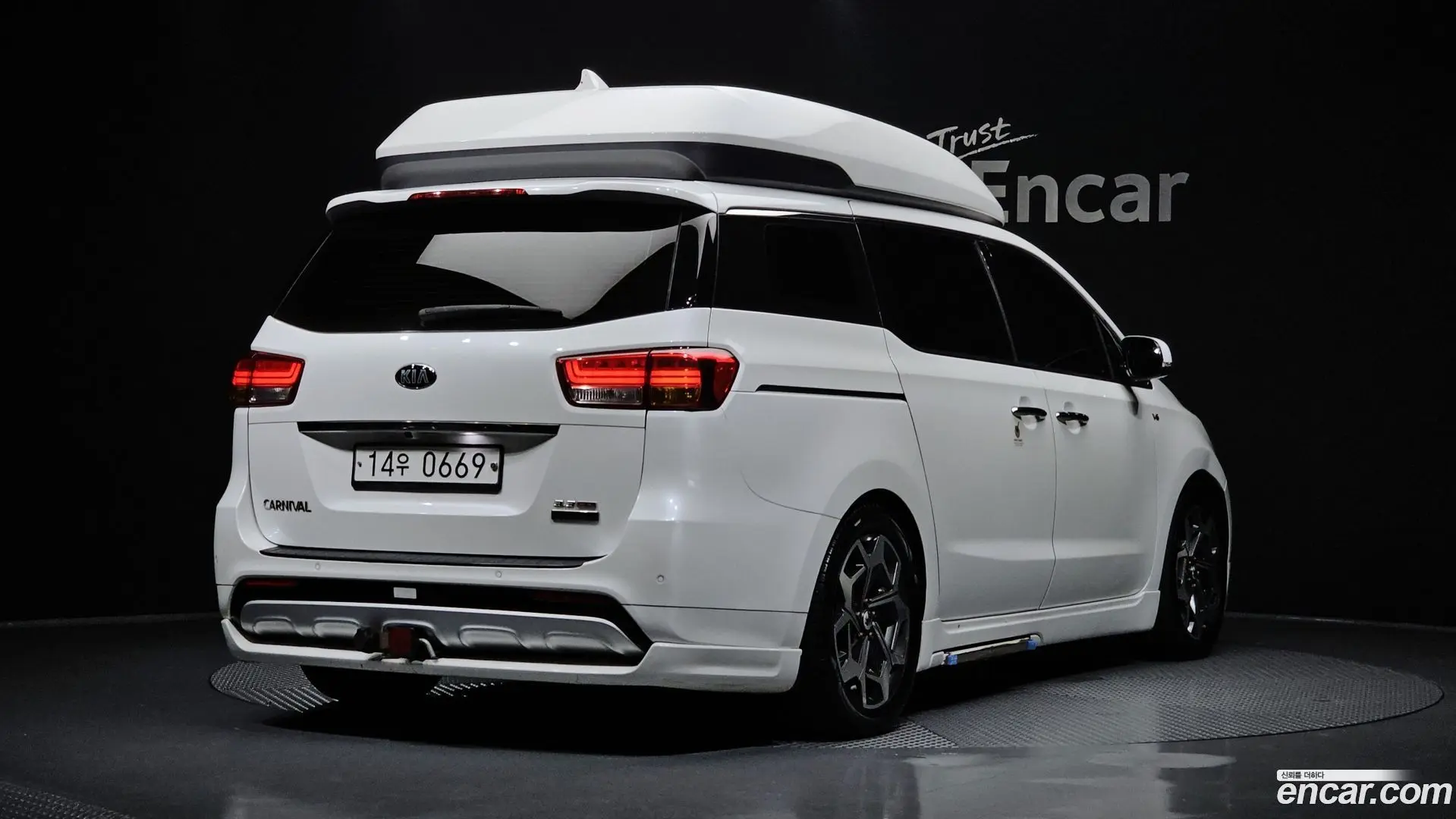 Main__Slider__Photo:Canival Kia 2016.8-1