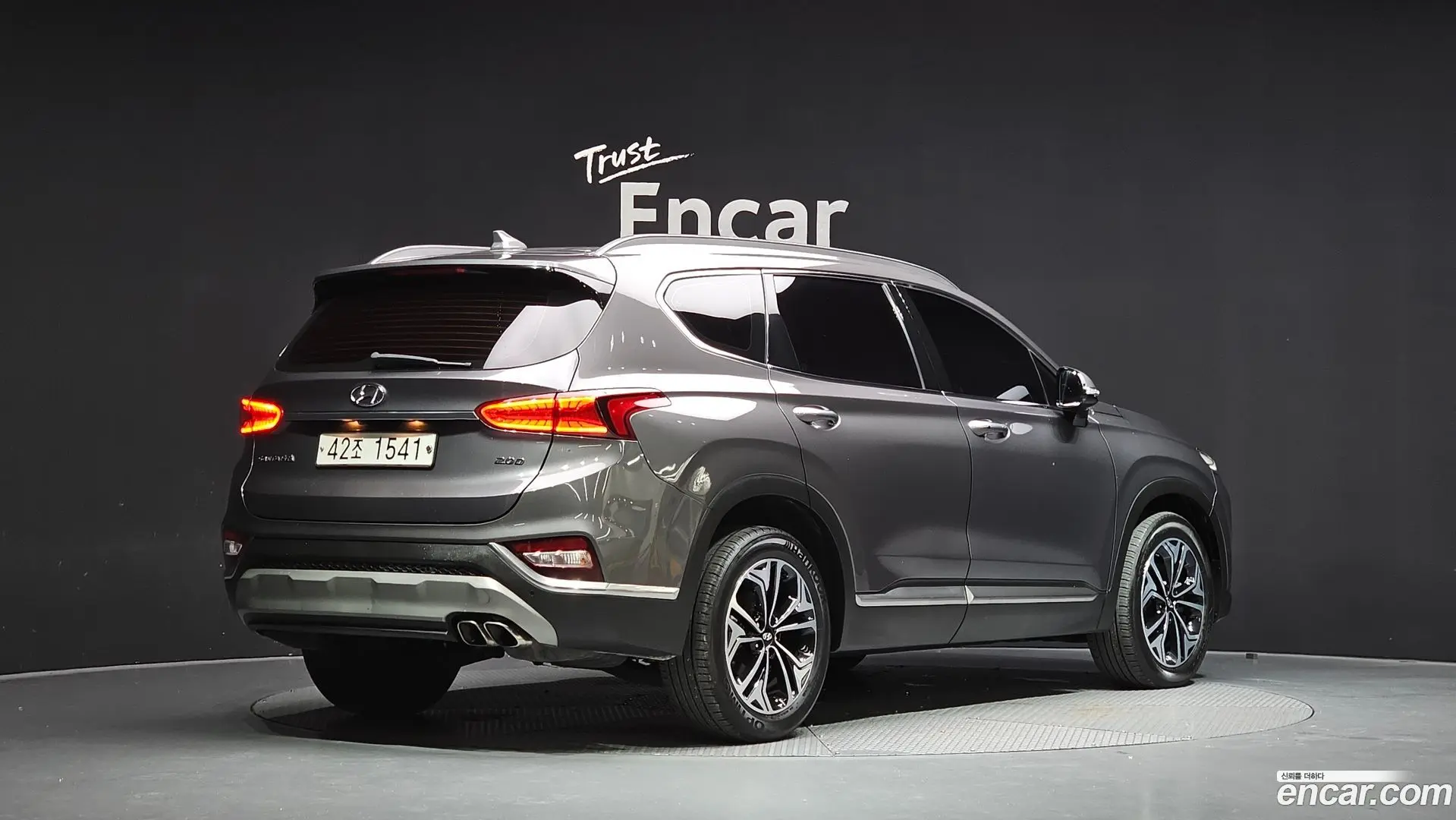 Main__Slider__Photo:Santafe Hyundai 2018.11-1
