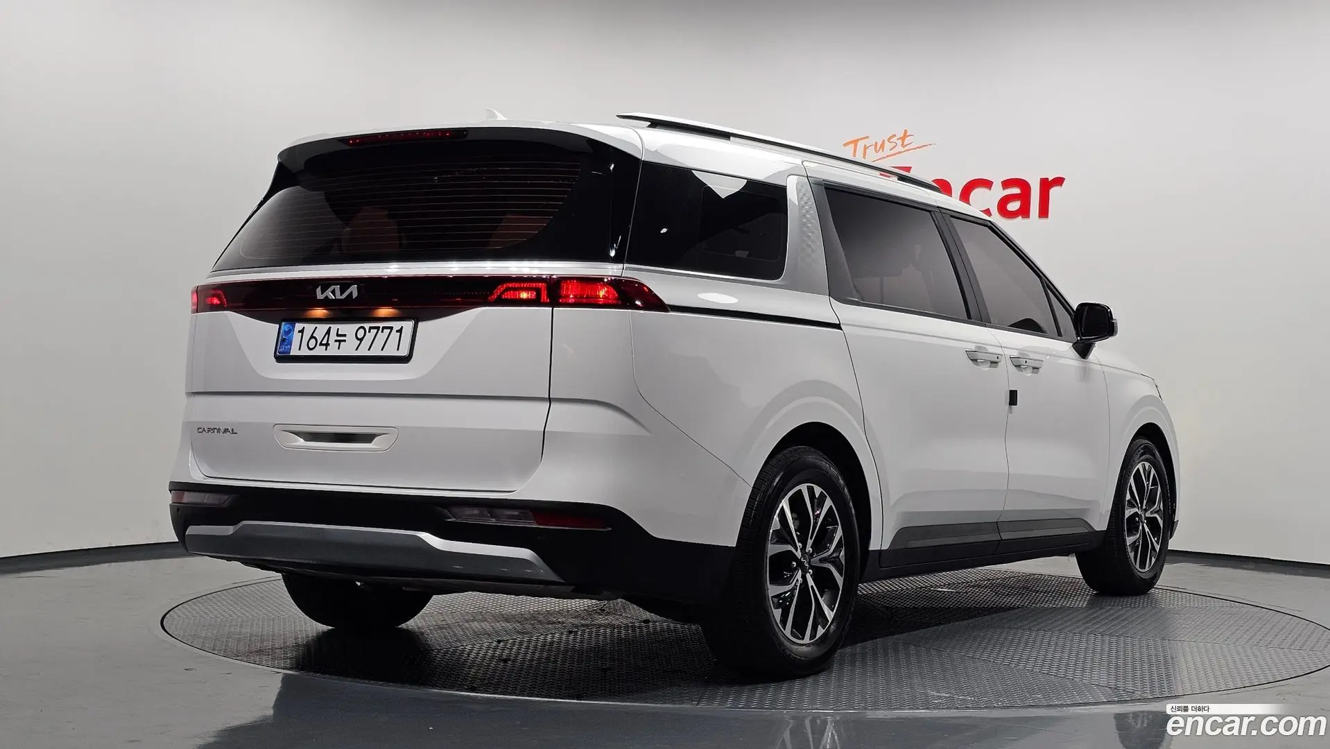 Main__Slider__Photo:Canival Kia 2021.11-1