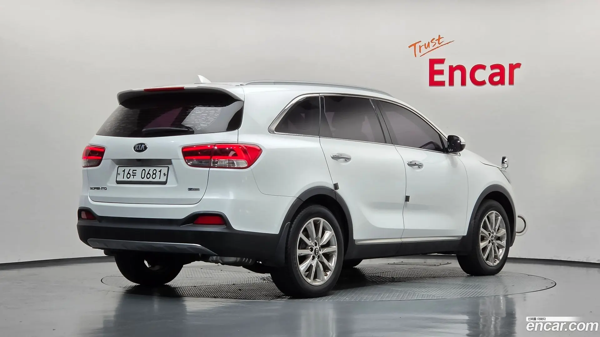 Main__Slider__Photo:Sorento Kia 2015.7-1