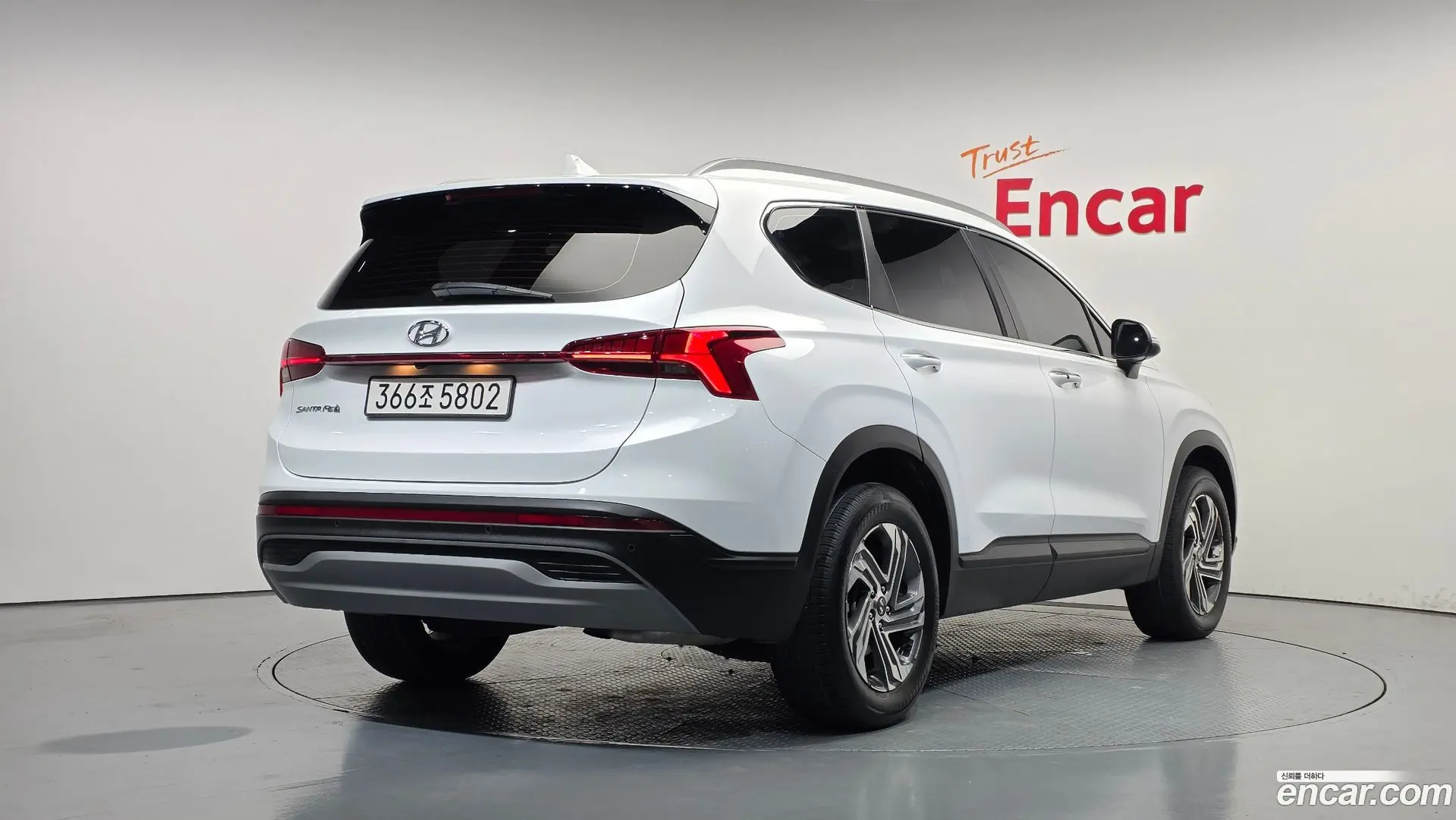 Main__Slider__Photo:Santafe Hyundai 2022.9-1