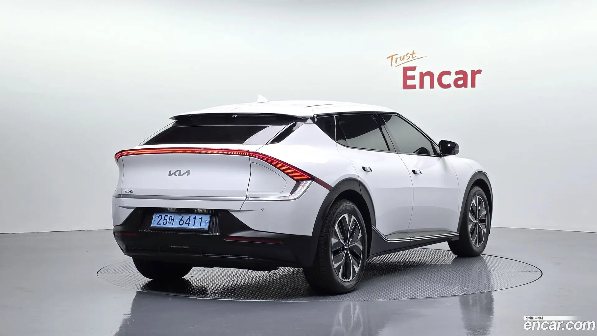 Main__Slider__Photo:EV6 Kia 2023.2-1