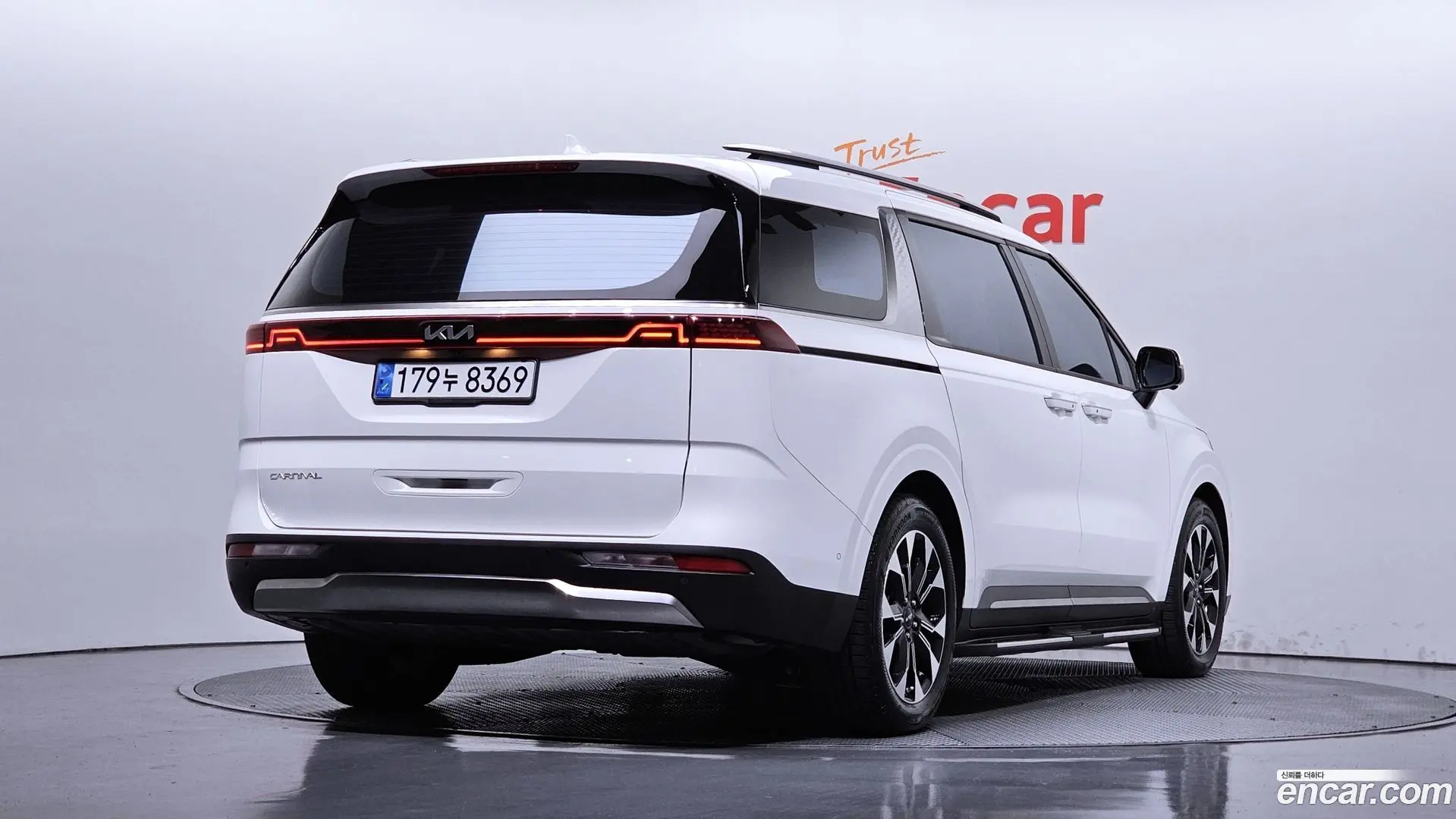 Main__Slider__Photo:Canival Kia 2023.0-1