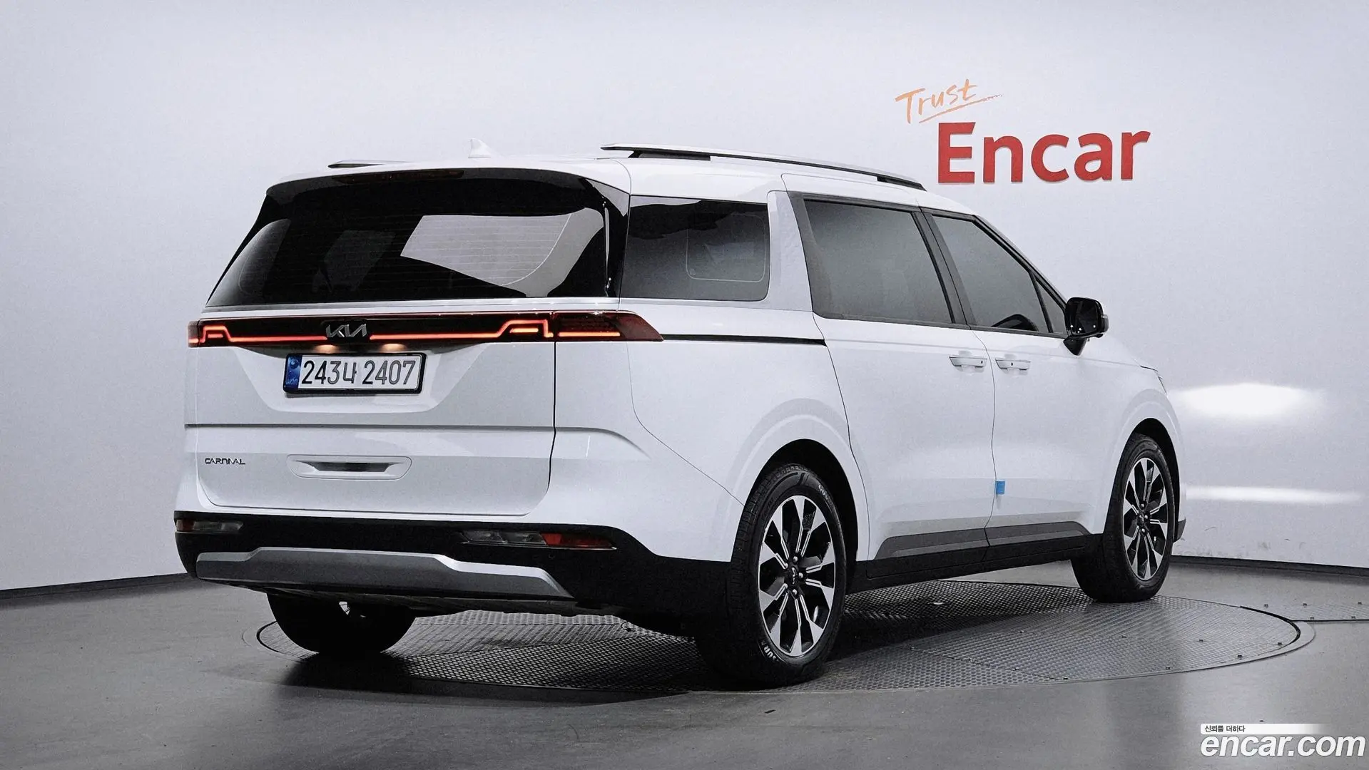 Main__Slider__Photo:Canival Kia 2022.9-1