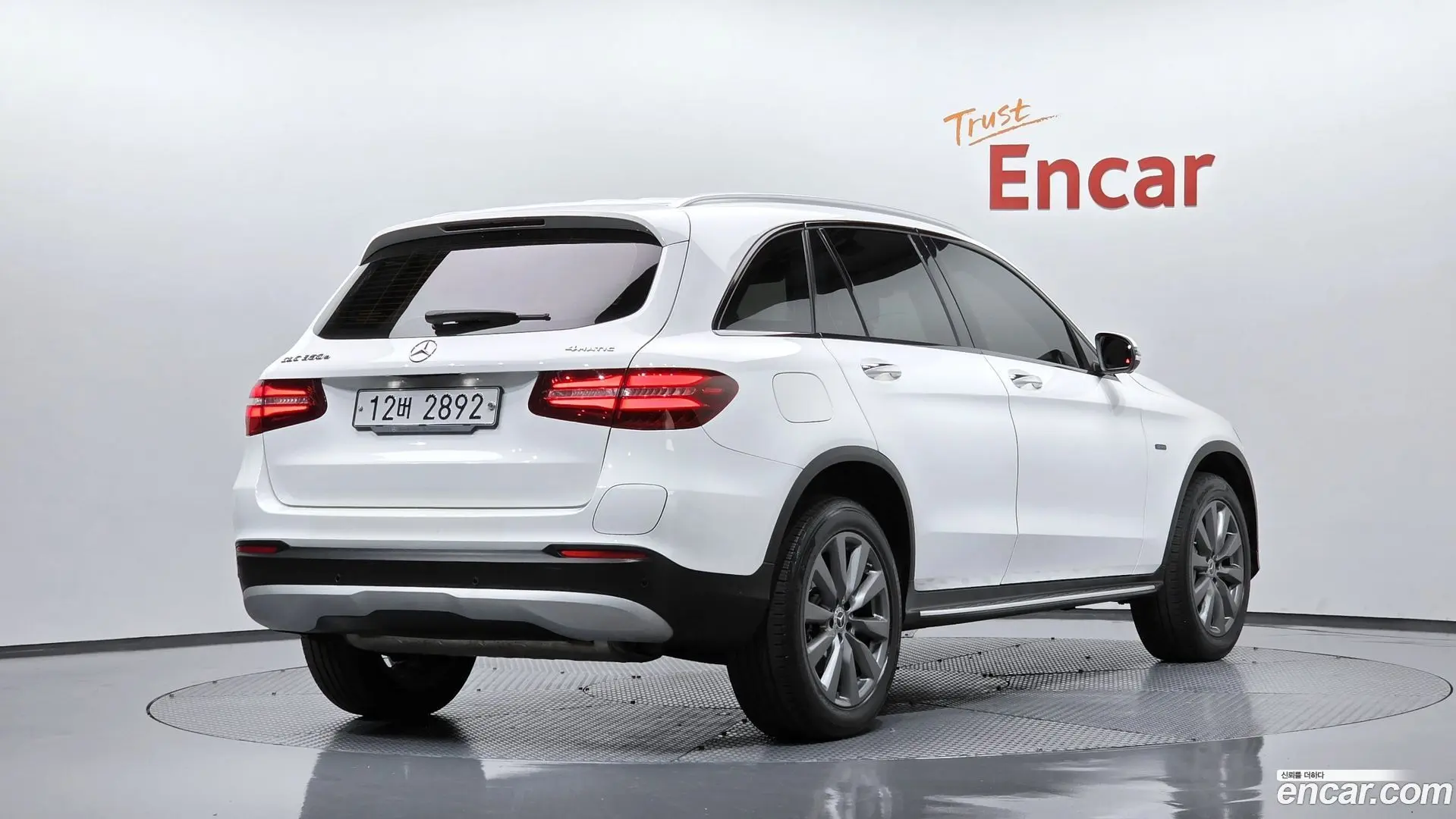Main__Slider__Photo:GLC-Class Mercedes-Benz 2019.4-1