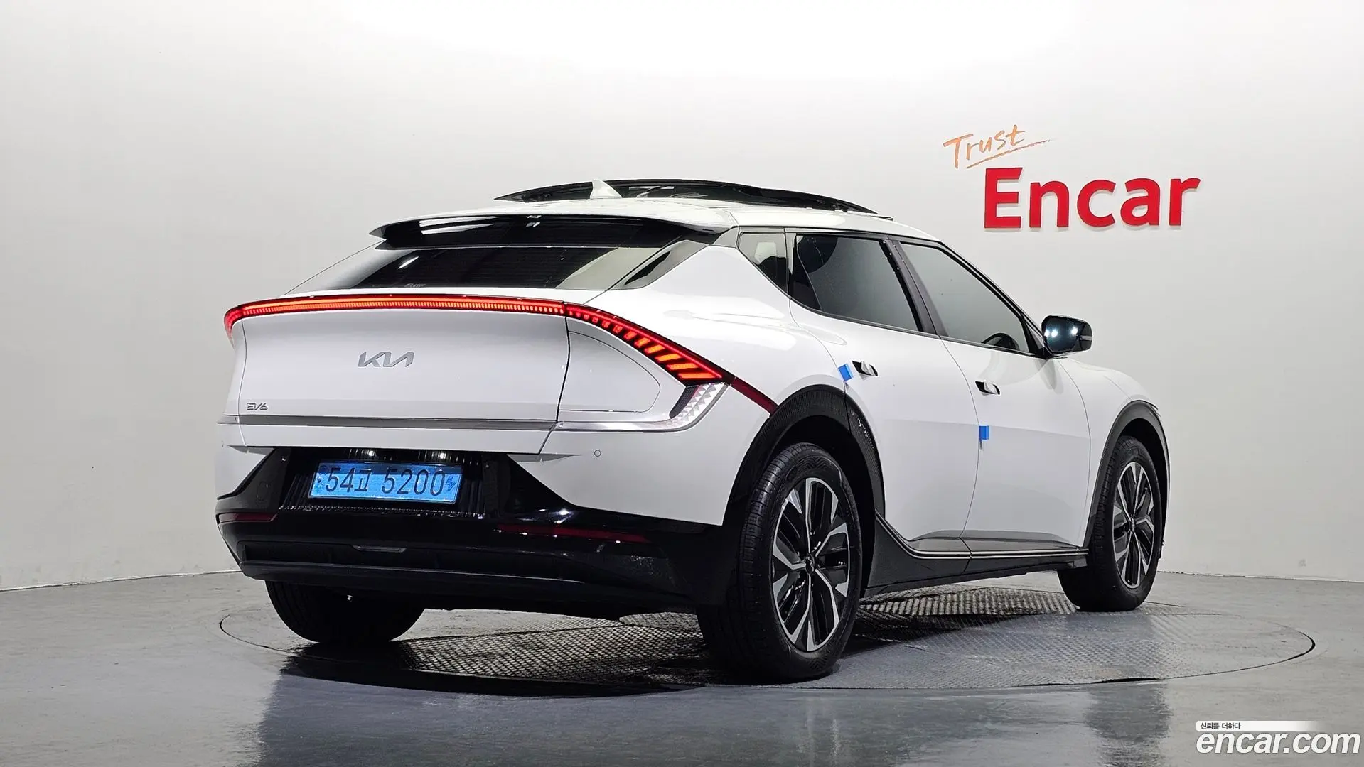 Main__Slider__Photo:EV6 Kia 2023.8-1
