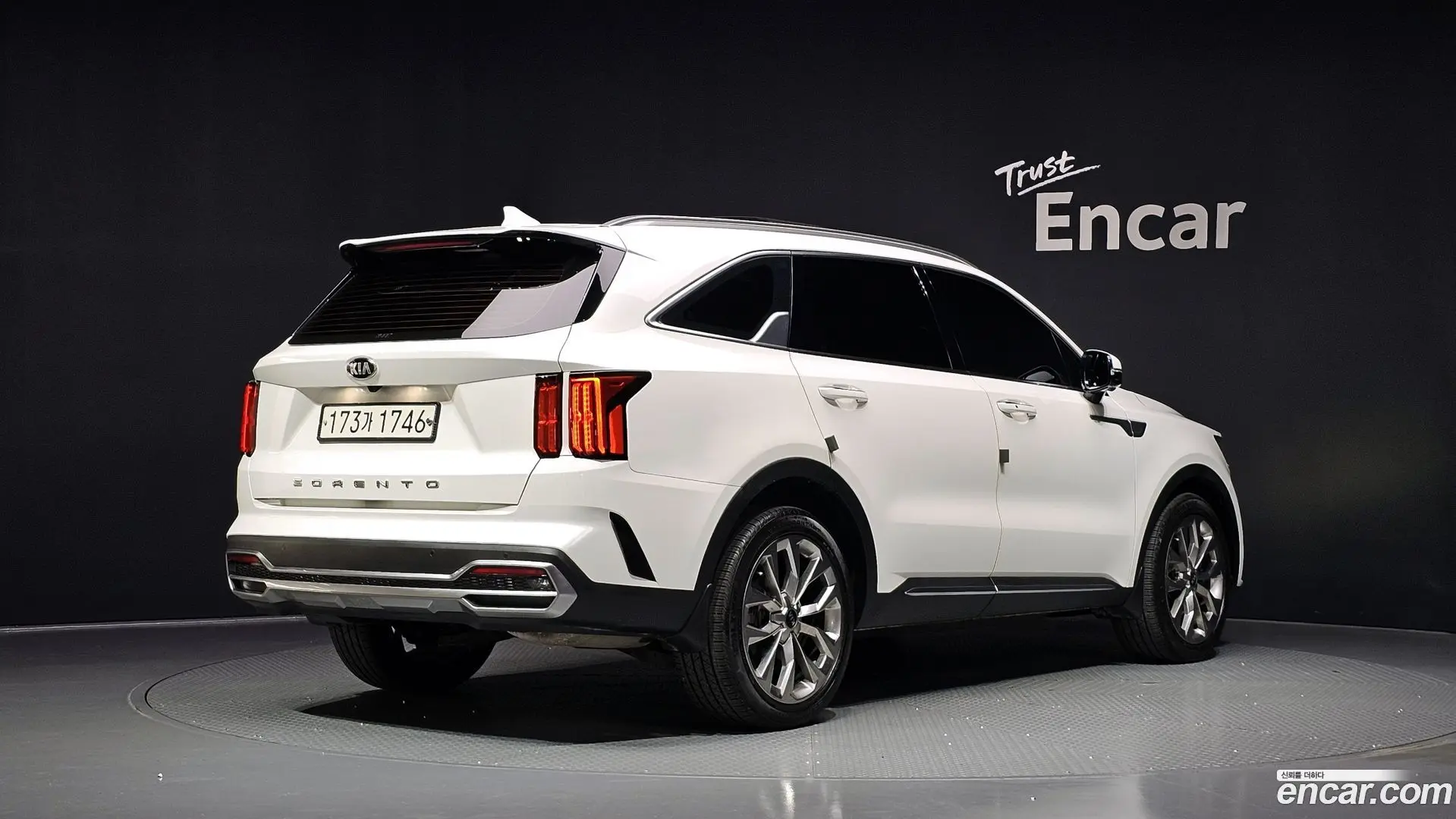Main__Slider__Photo:Sorento Kia 2020.6-1