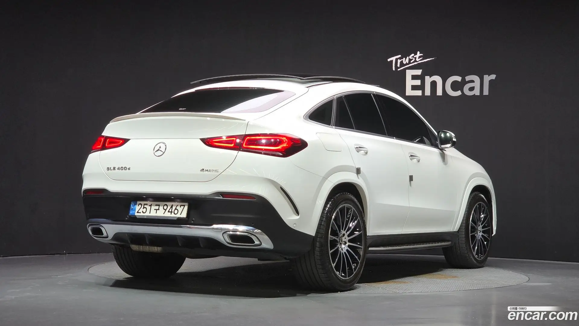 Main__Slider__Photo:GLE-Class Mercedes-Benz 2022.0-1