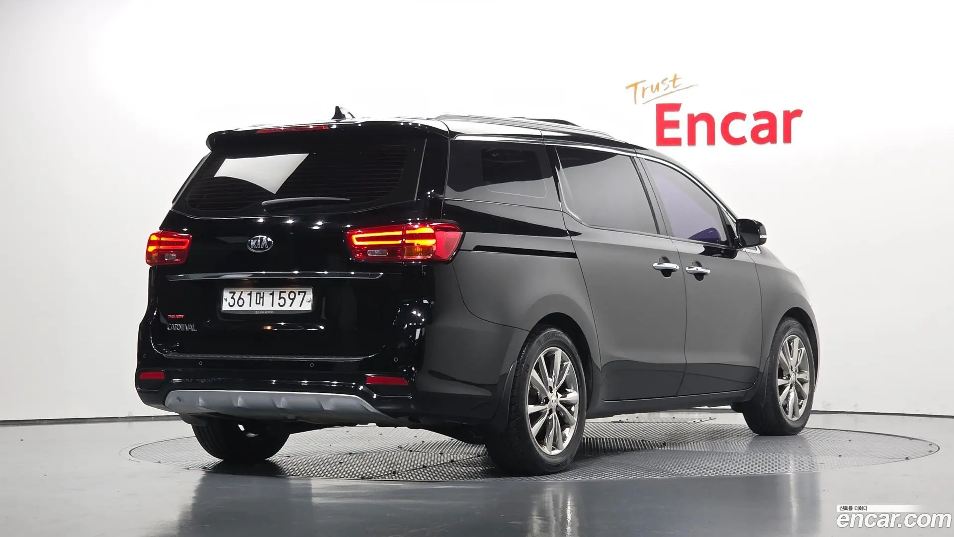 Main__Slider__Photo:Canival Kia 2019.8-1