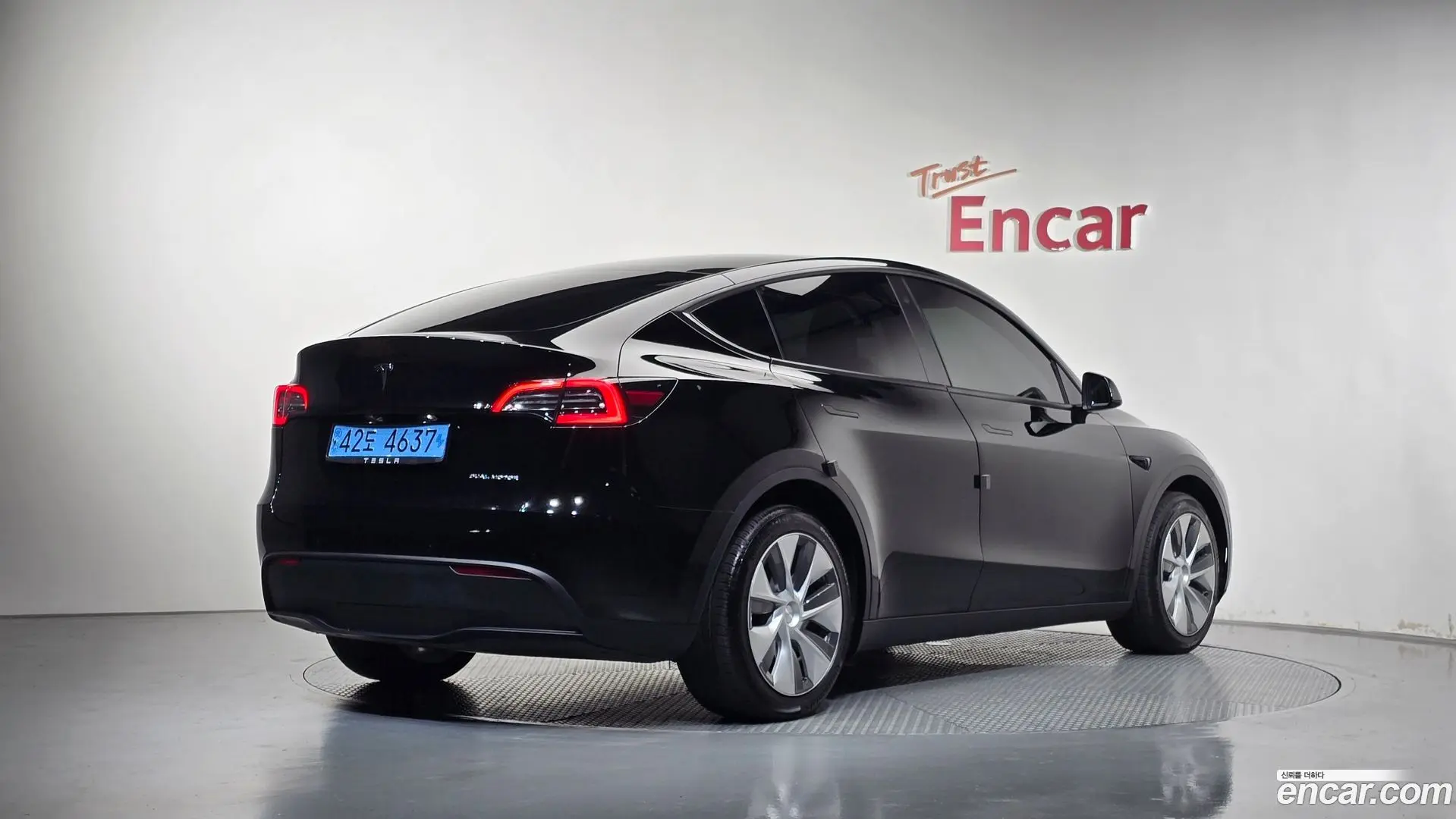 Main__Slider__Photo:Model Y Tesla 2022.5-1