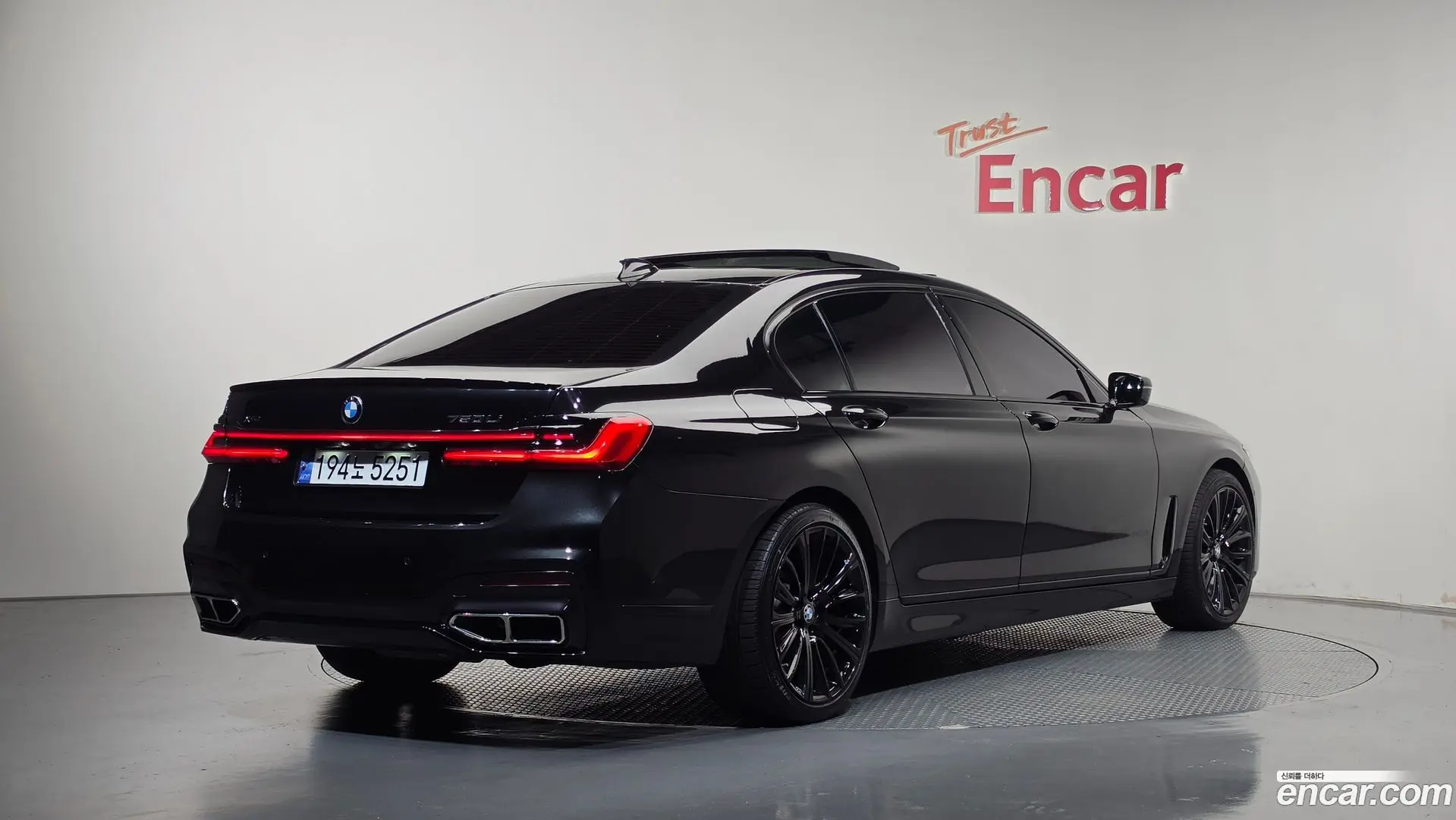 Main__Slider__Photo:7-Series BMW 2018.2-1