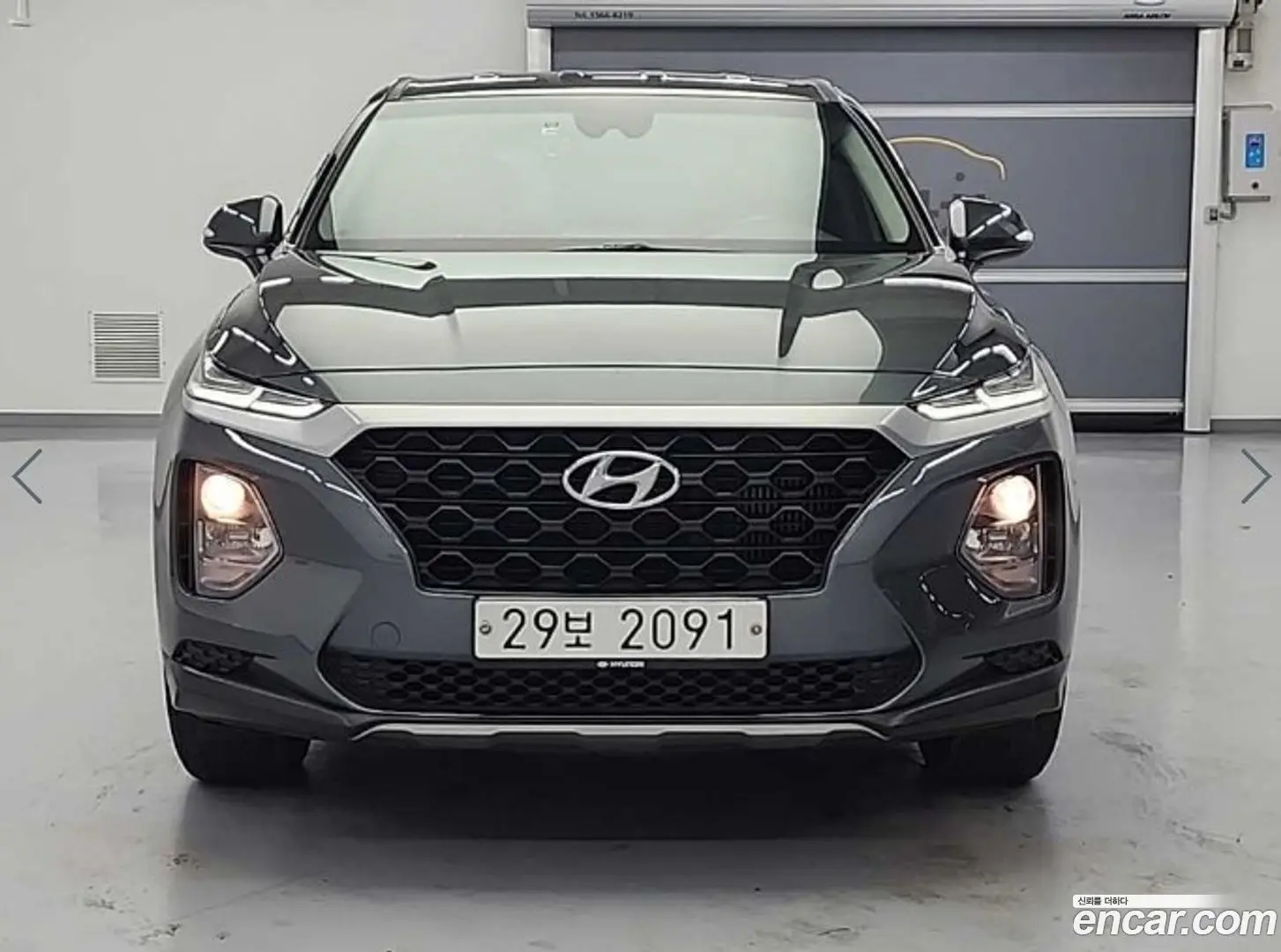 Main__Slider__Photo:Santafe Hyundai 2018.2-1