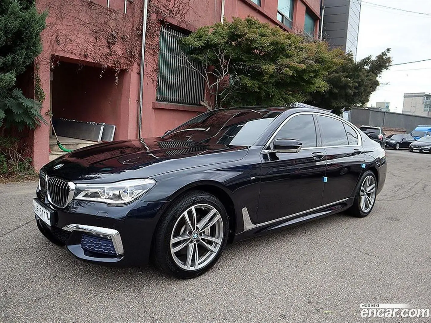 Main__Slider__Photo:7-Series BMW 2017.11-1