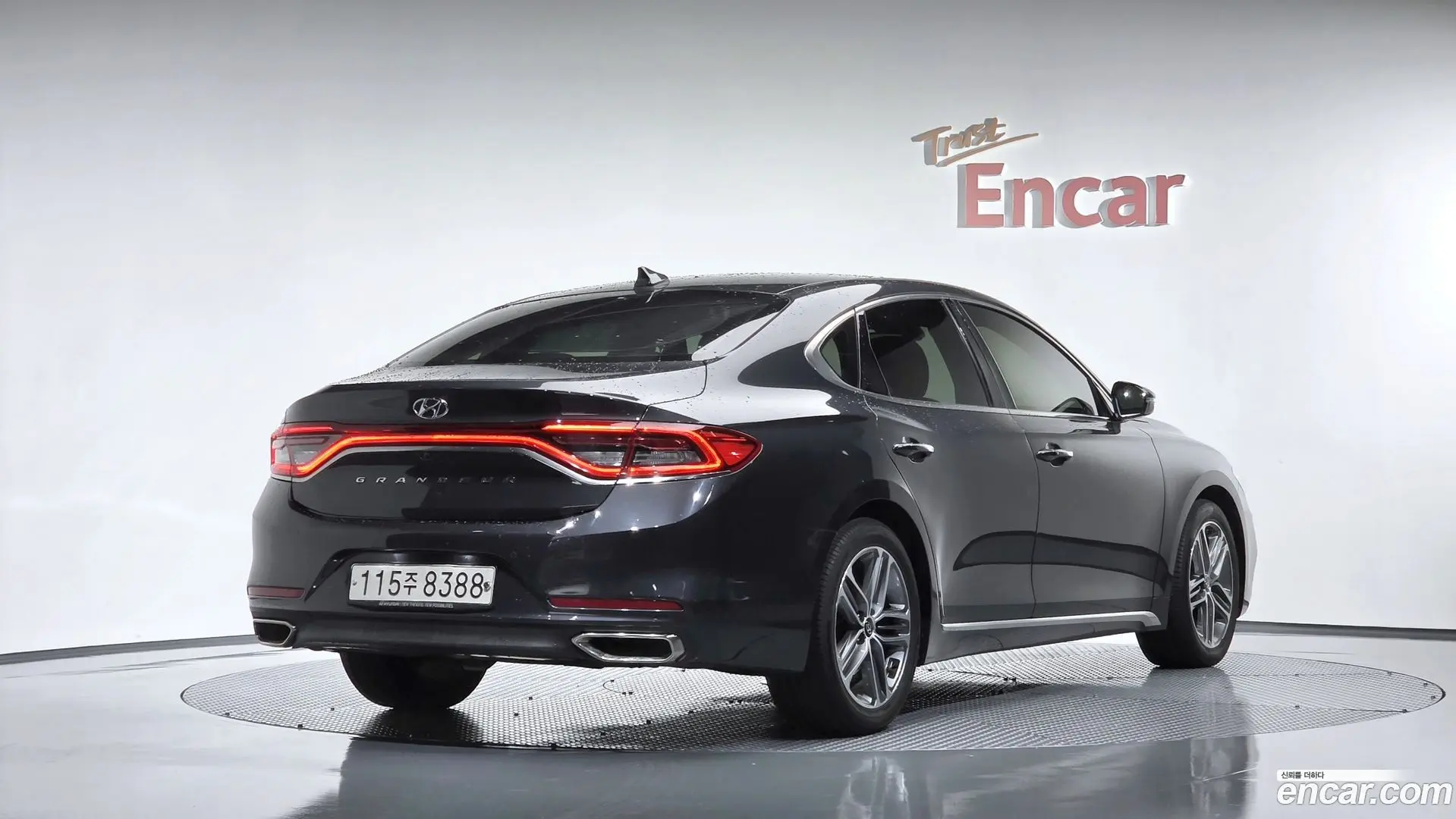 Main__Slider__Photo:Grandeur Hyundai 2016.10-1