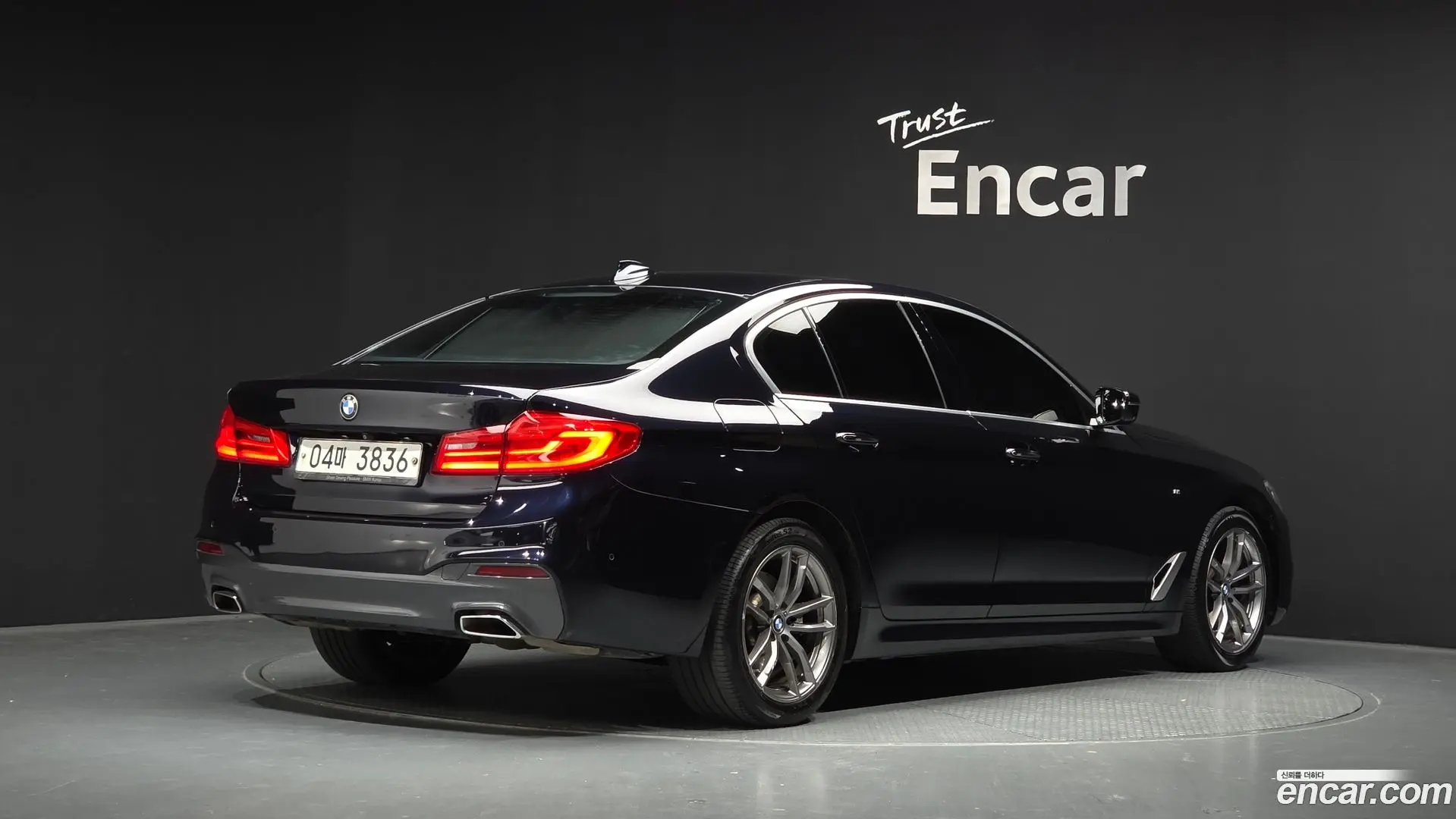 Main__Slider__Photo:5-Series BMW 2018.2-1