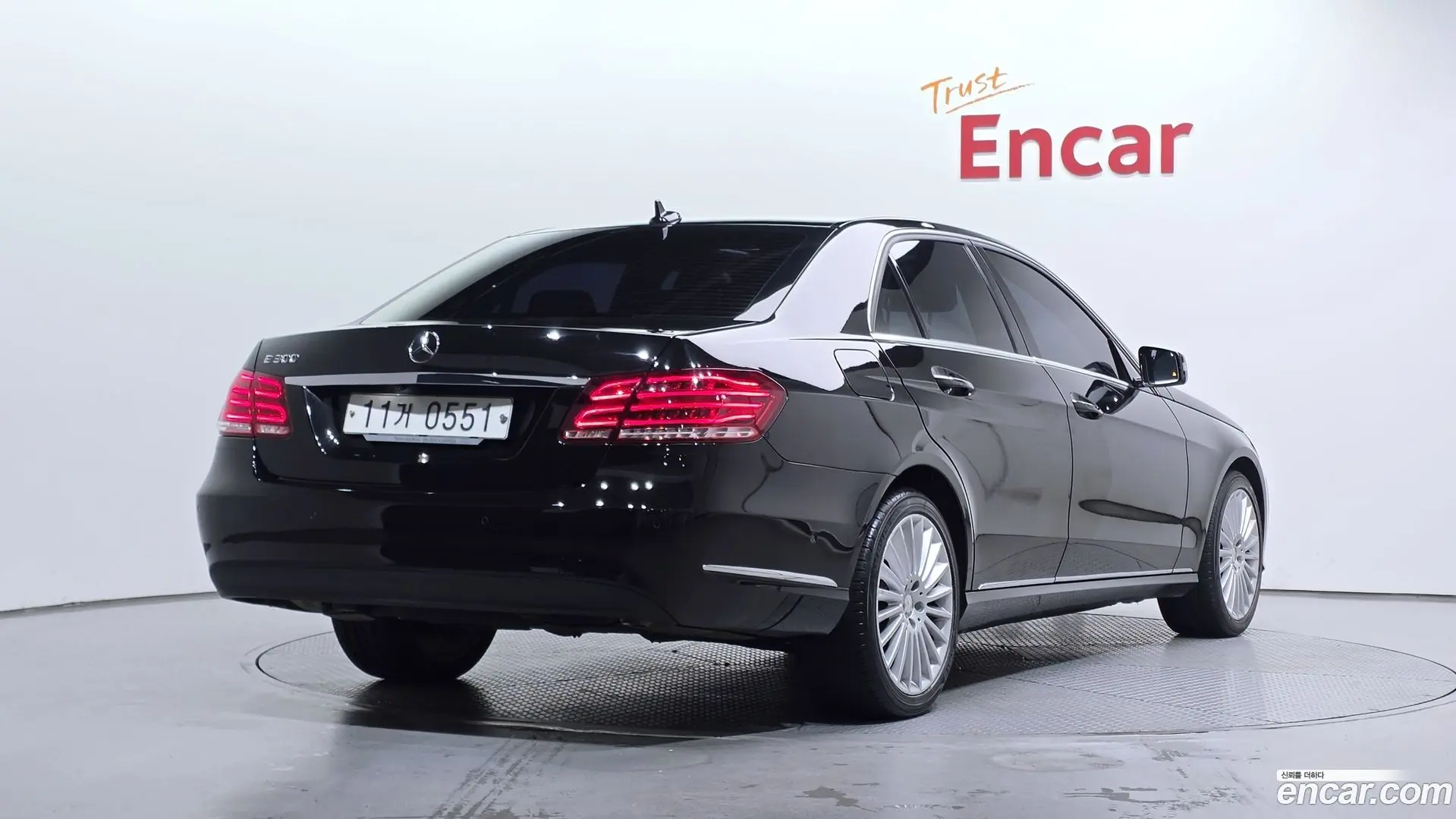 Main__Slider__Photo:E-Class Mercedes-Benz 2016.0-1