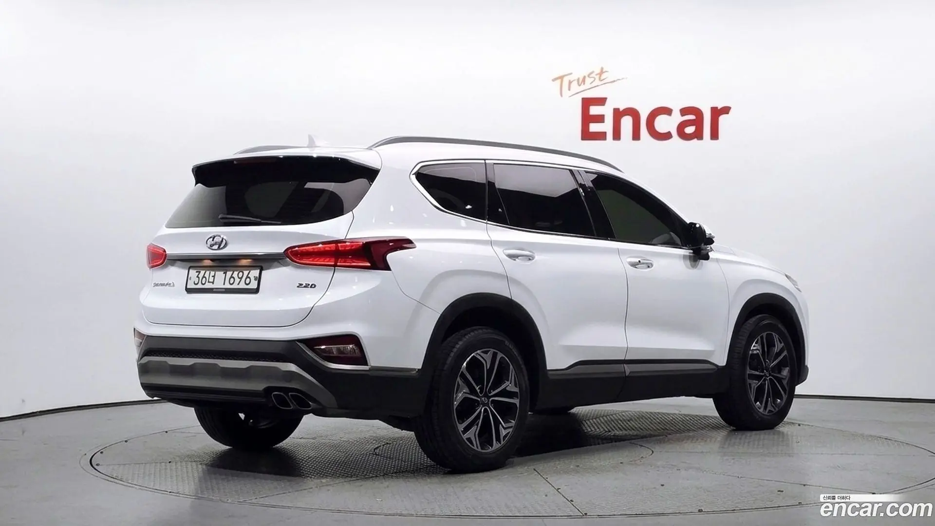 Main__Slider__Photo:Santafe Hyundai 2018.8-1