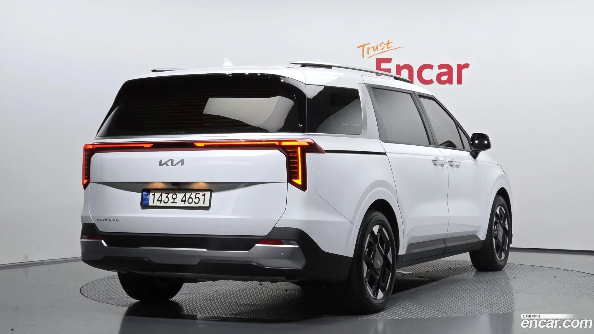 Main__Slider__Photo:Canival Kia 2023.11-1