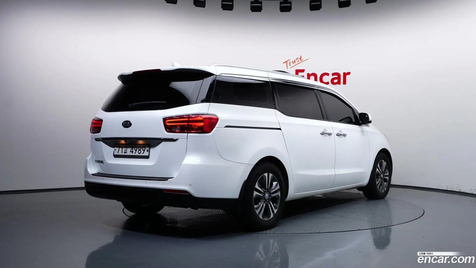 Main__Slider__Photo:Canival Kia 2018.4-1