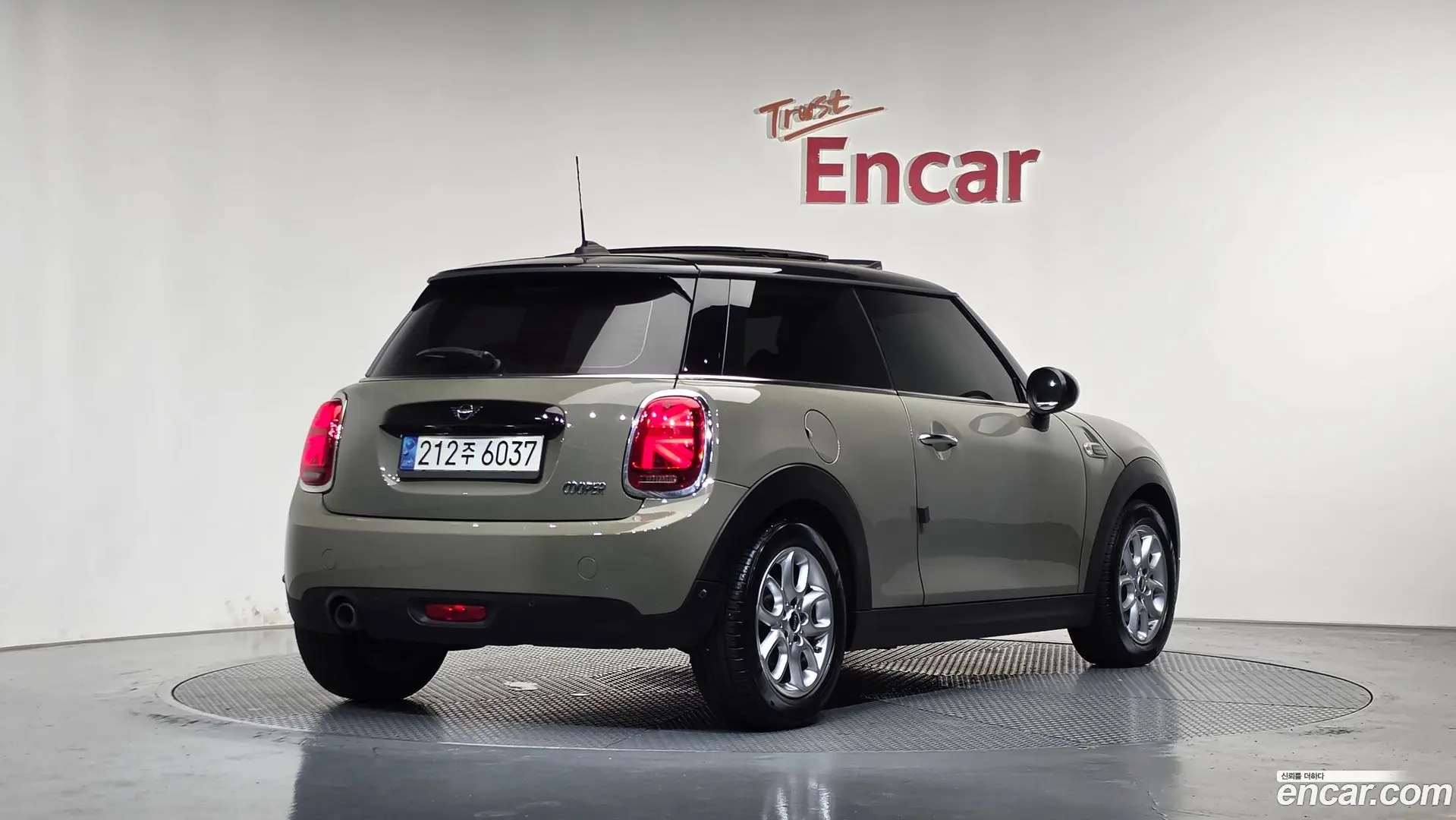 Main__Slider__Photo:Cooper Mini 2018.6-1