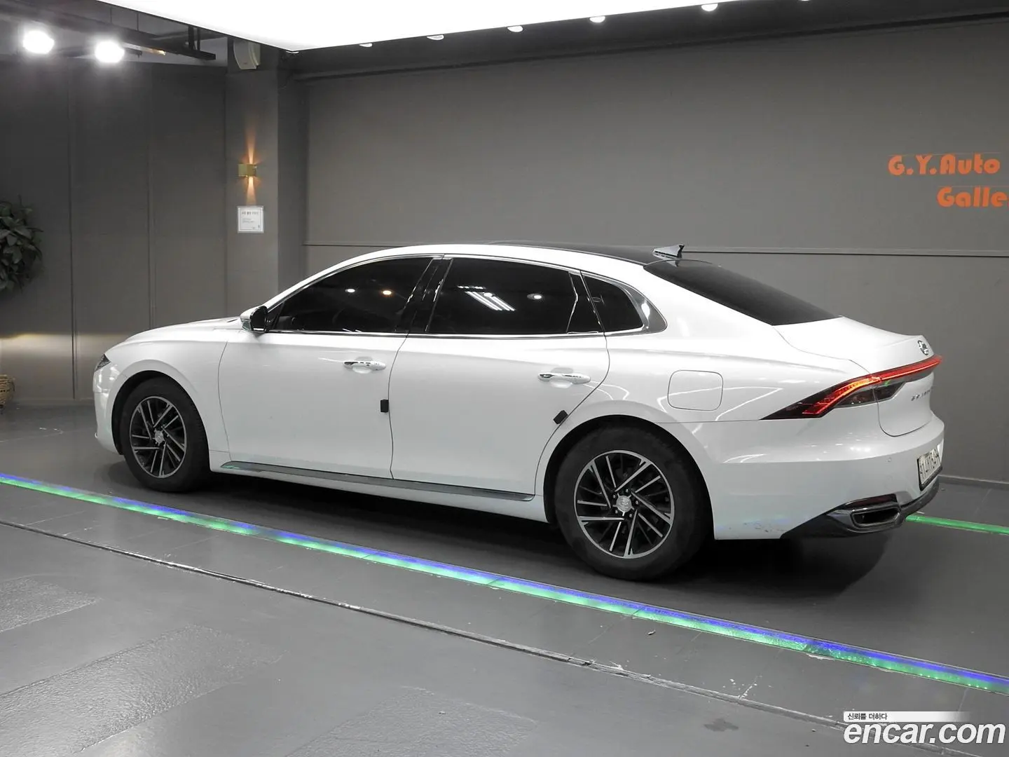 Main__Slider__Photo:Grandeur Hyundai 2020.1-1