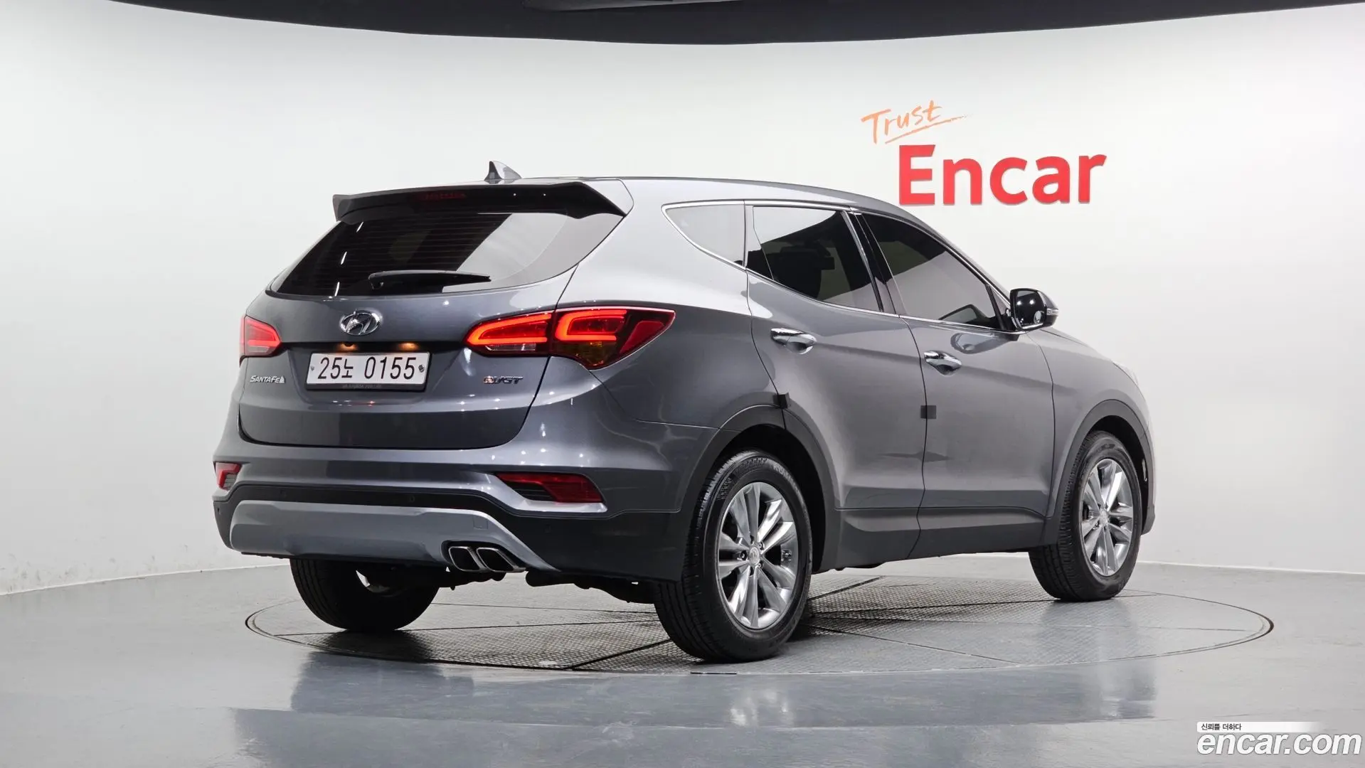 Main__Slider__Photo:Santafe Hyundai 2016.1-1