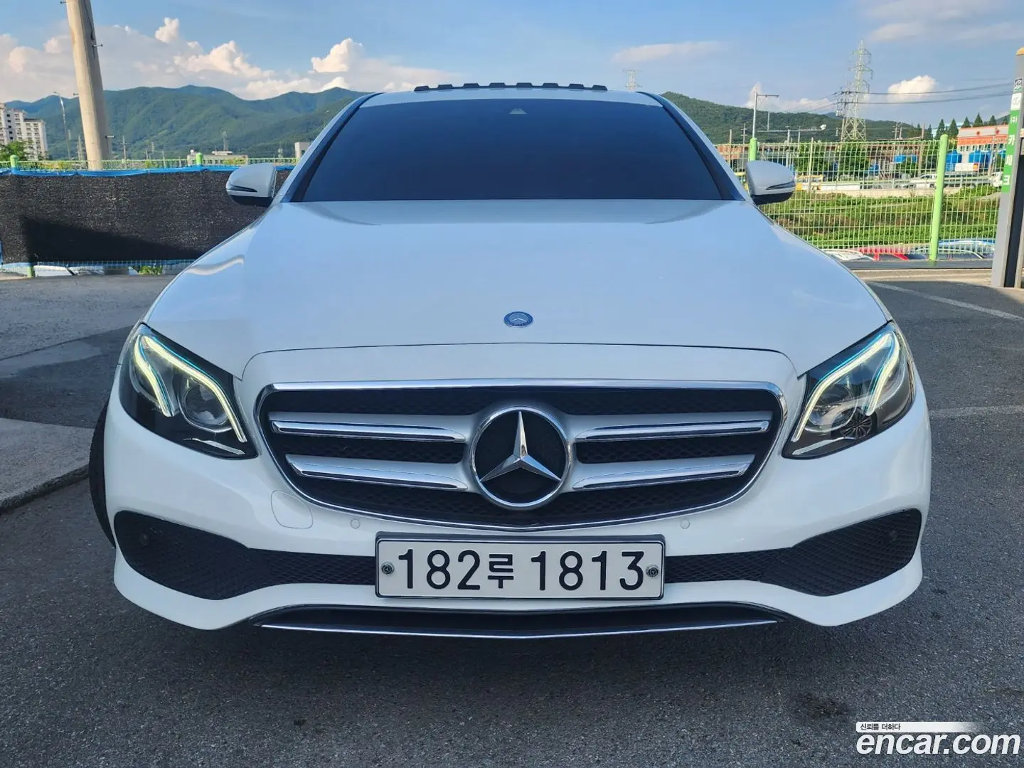 Main__Slider__Photo:E-Class Mercedes-Benz 2016.9-1