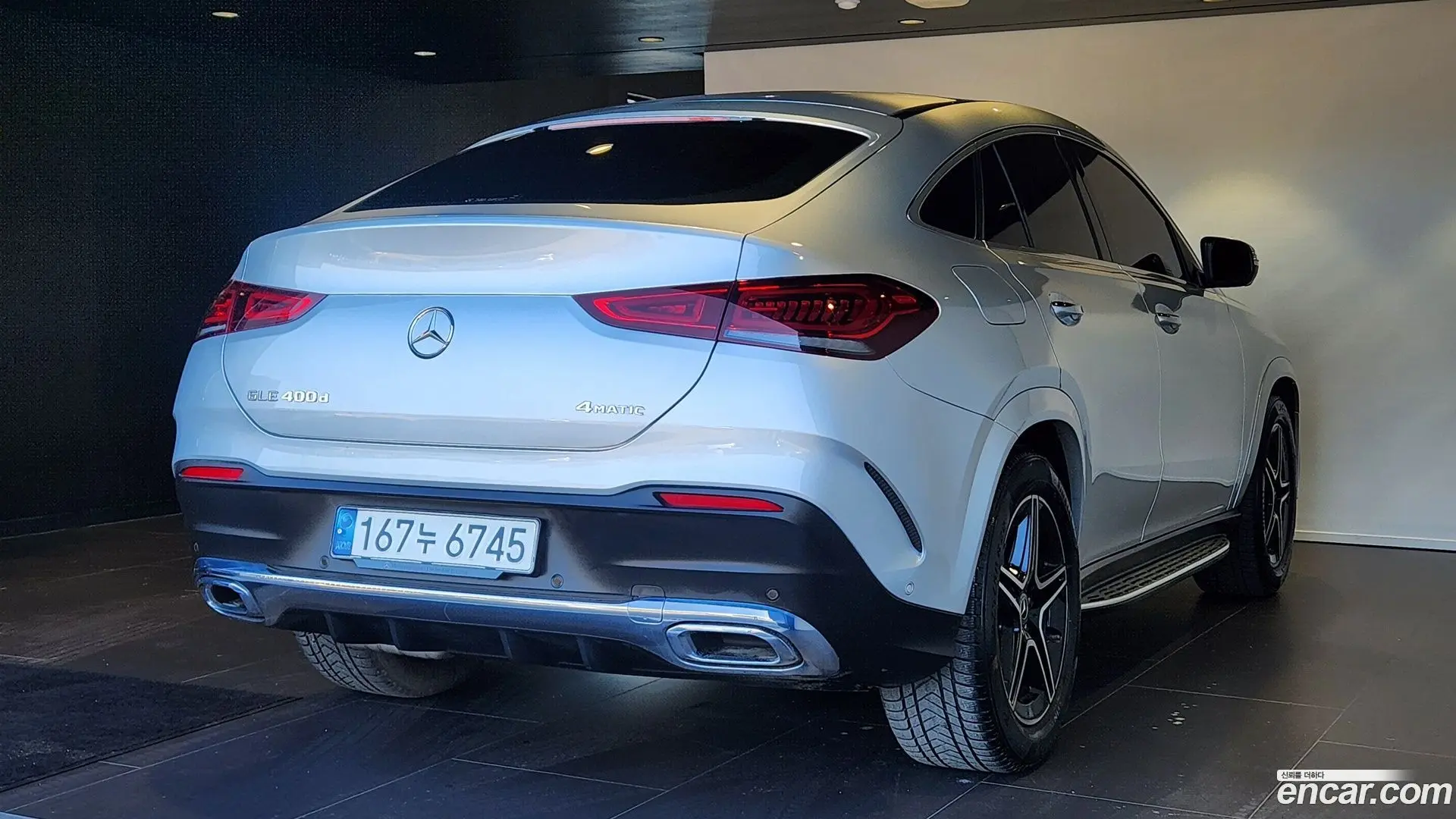 Main__Slider__Photo:GLE-Class Mercedes-Benz 2021.3-1