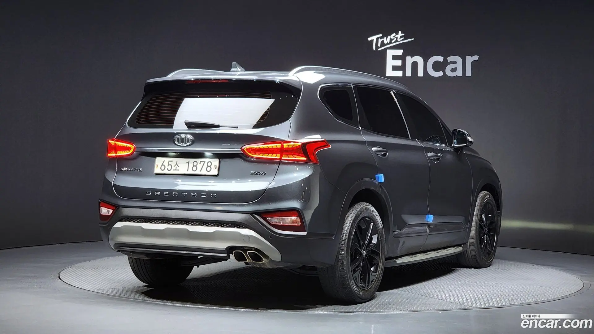 Main__Slider__Photo:Santafe Hyundai 2018.5-1