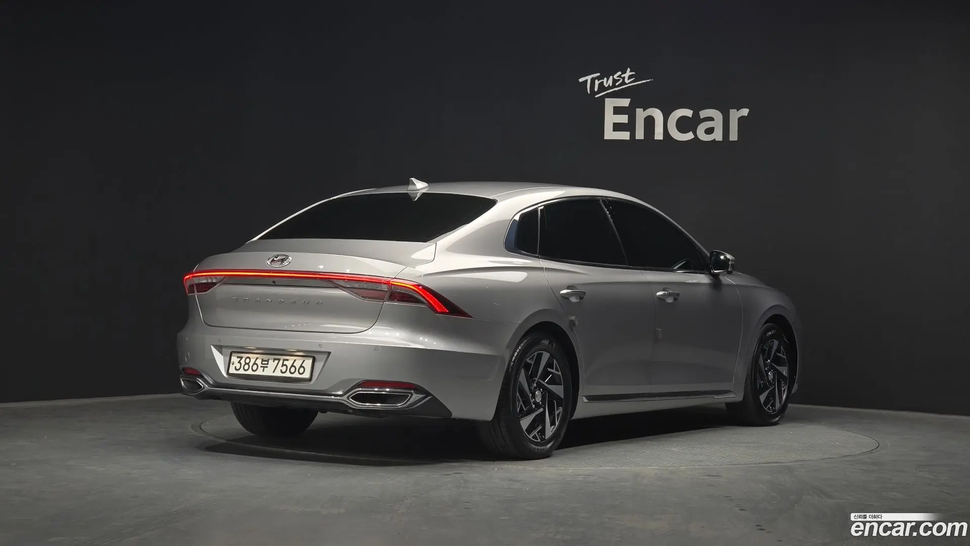 Main__Slider__Photo:Grandeur Hyundai 2020.0-1