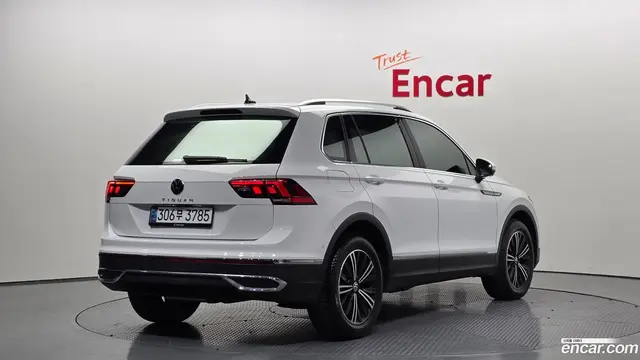 Main__Slider__Photo:Tiguan Volkswagen 2024.7-1