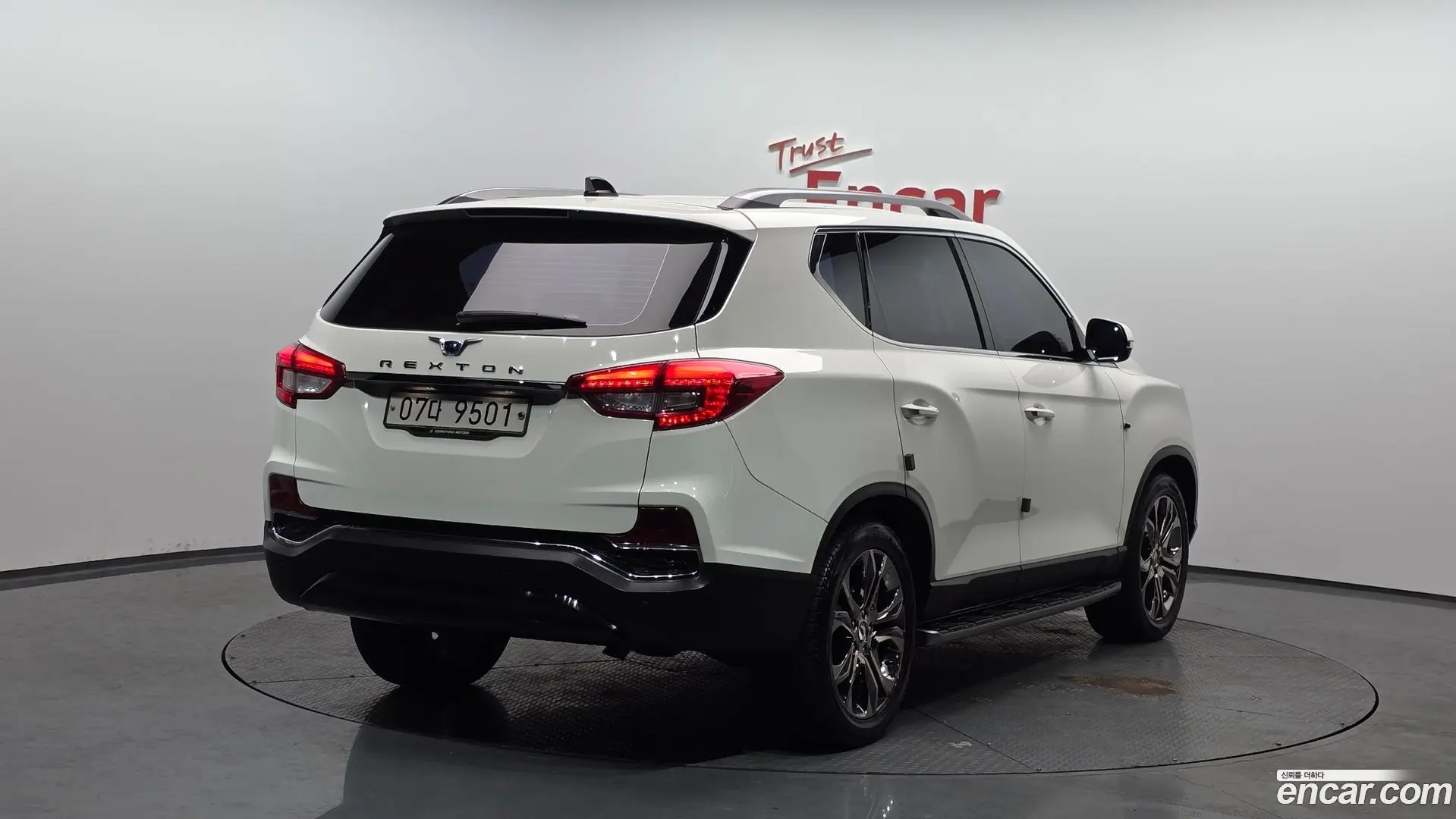 Main__Slider__Photo:Rexton KG Mobility 2017.6-1
