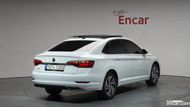 Main__Slider__Photo:Jetta Volkswagen 2021.9-1