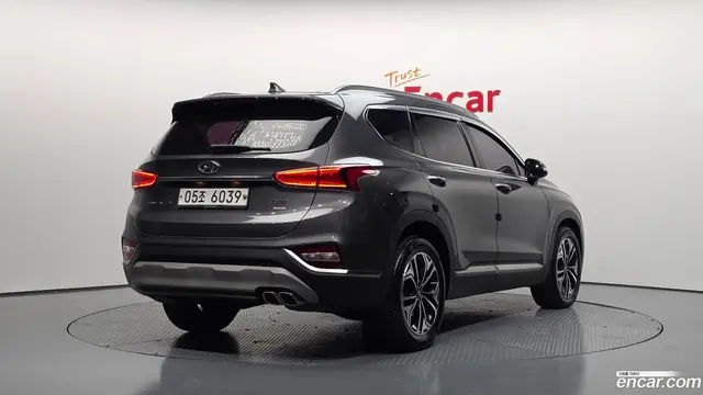 Main__Slider__Photo:Santafe Hyundai 2018.3-1