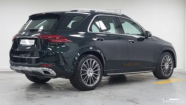 Main__Slider__Photo:GLE-Class Mercedes-Benz 2025.6-1