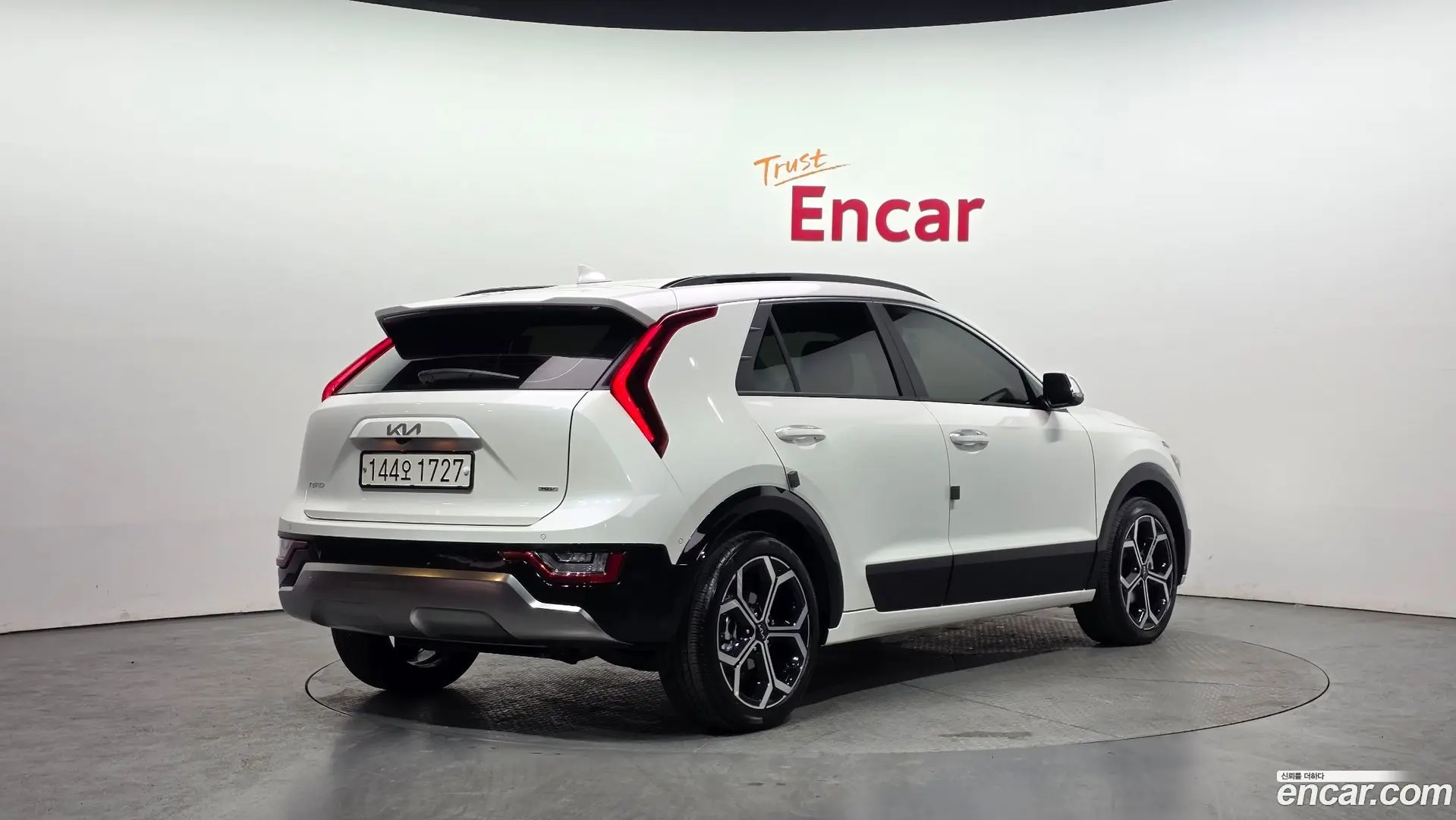 Main__Slider__Photo:Niro Kia 2025.2-1